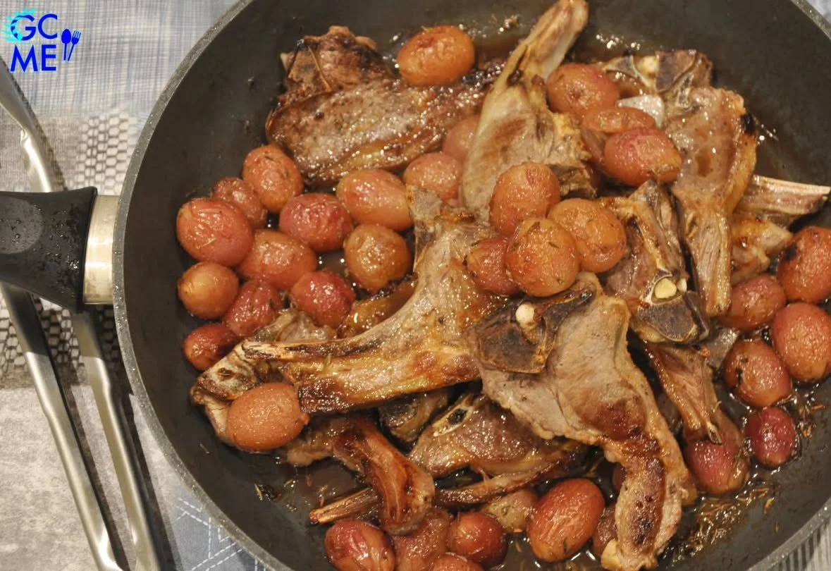 ๐ฌ๐ทโฌ๏ธ ๐ฅ๐ฒ๐ฐ๐ถ๐ฝ๐ฒ ๐ผ๐ณ ๐๐ต๐ฒ ๐ฑ๐ฎ๐: ๐ฃ๐ฎ๐ป-๐ณ๐ฟ๐ถ๐ฒ๐ฑ ๐๐ฎ๐บ๐ฏ ๐๐ต๐ผ๐ฝ๐ ๐๐ถ๐๐ต ๐ฟ๐ถ๐ฐ๐ต ๐ด๐ฟ๐ฎ๐ฝ๐ฒ, ๐๐ถ๐ป๐ฒ ๐ฎ๐ป๐ฑ ๐บ๐ผ๐น๐ฎ๐๐๐ฒ๐ ๐ฆ๐ฎ๐๐ฐ๐ฒ-Τηγανιτฮฌ Αρνฮฏσια Παฯδ