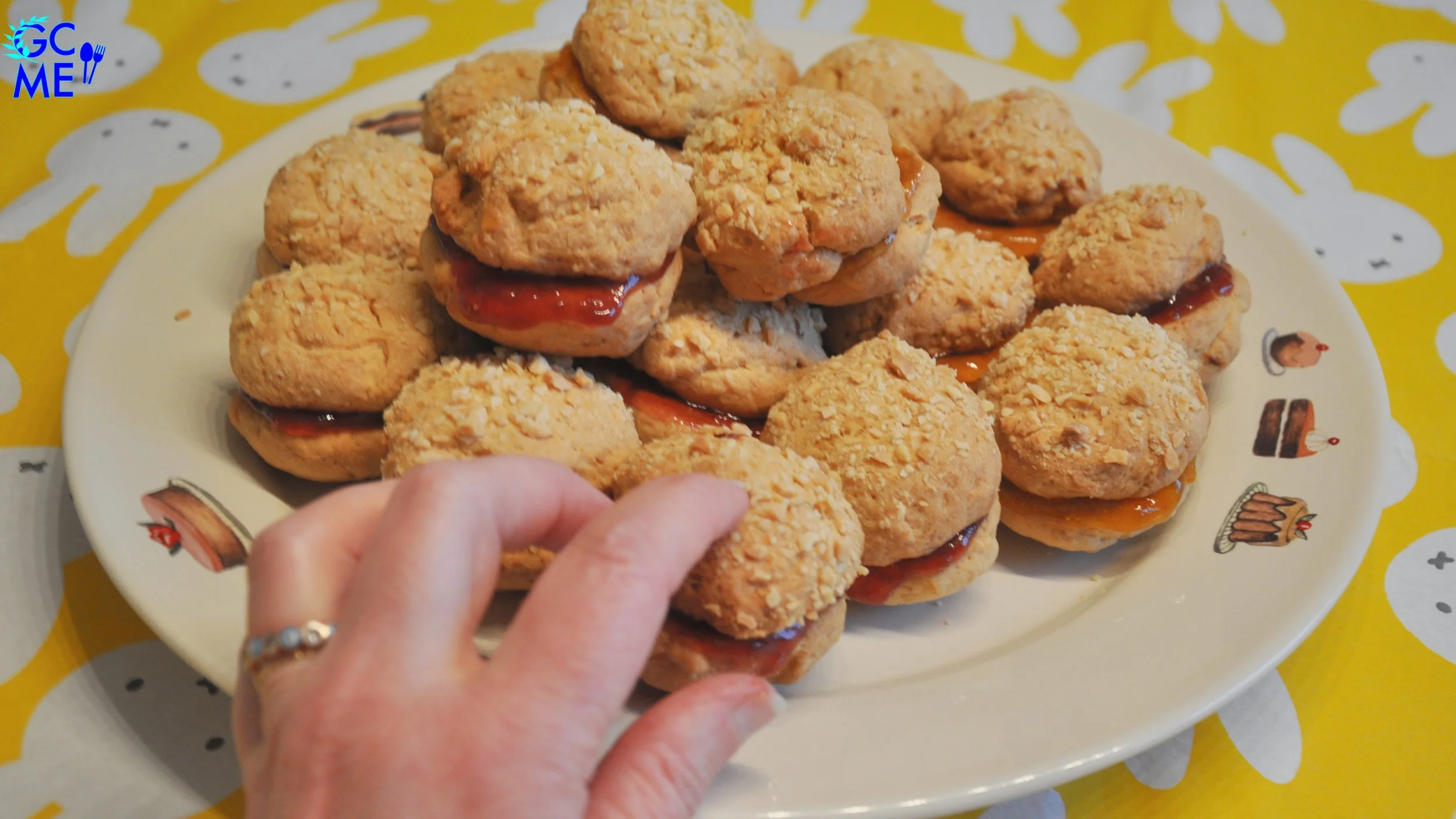 Greek Fasting and Vegan Easter Kissing Cookies (Koulourakia) by Yiayia Deppy 