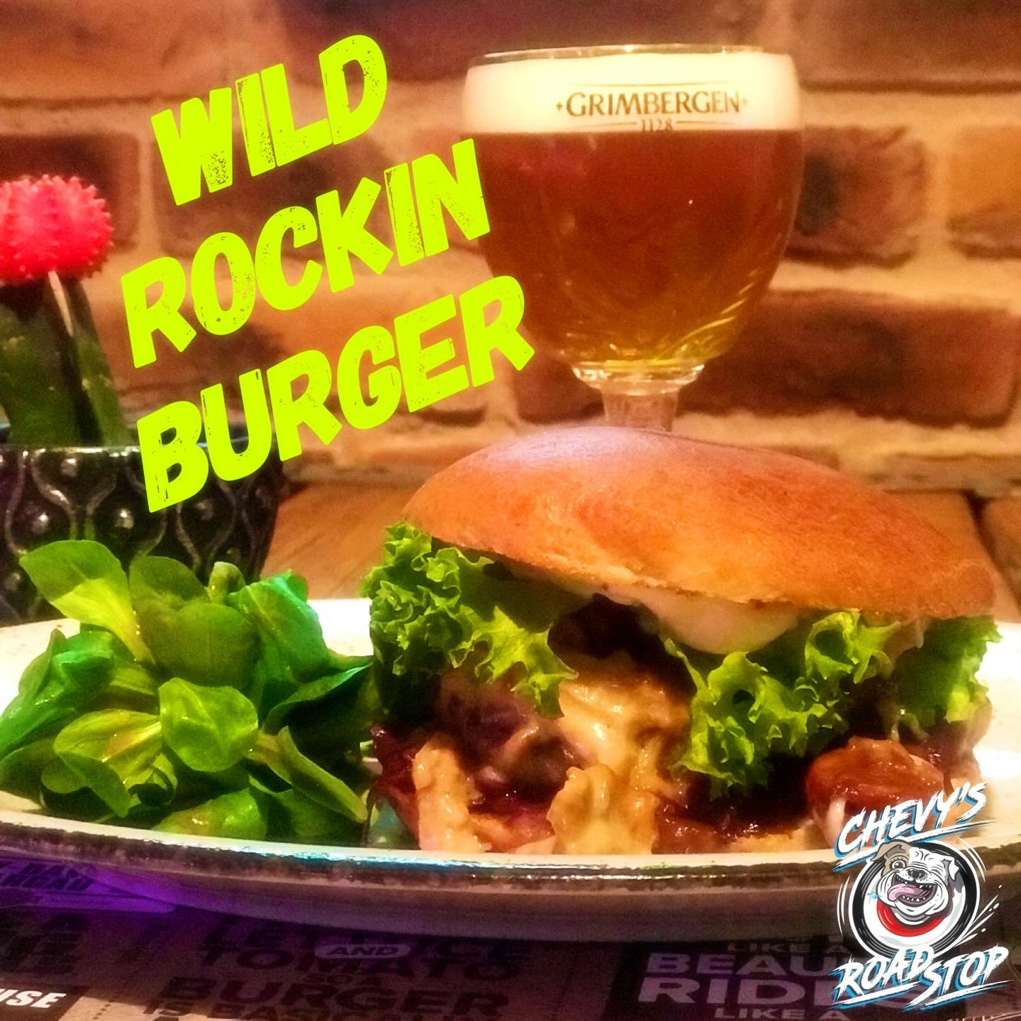 Neue Monatsburger!
.
Wild Rockin Burger mit CH-Wildpattie, Rotkraut, Pilzrago&ucirc;t, Preiselbeer- &amp; Haussauce🫠