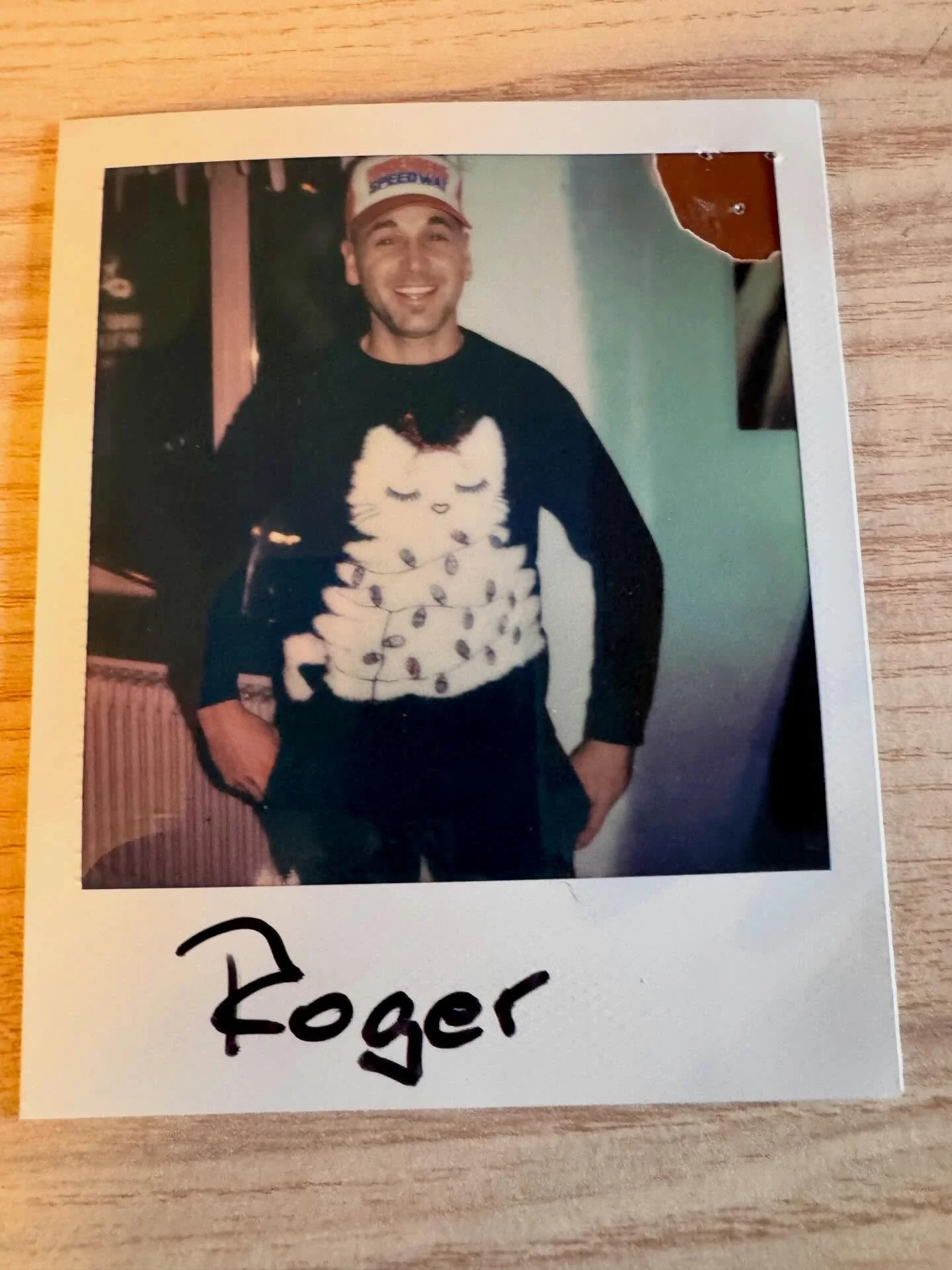 Wir pr&auml;sentieren Euch die 3 Finalisten von unserem Ugly Christmas Pullover Contest🥳🎄
.
Die Abstimmung l&auml;uft f&uuml;r 3 Tage und wir sind bereits gespannt aufs Ergebnis. Schon jetzt ein grosses Danke an alle mutigen Teilnehmer an unserem C