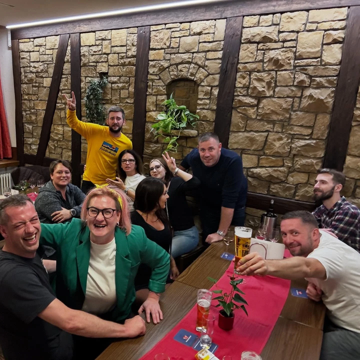 Teamessen bei unseren Freunden im @gasthofbaeren.ch zur Metzgete!🥳😋🤩 es war ein sauglatter Abend und das Essen h&auml;tte nicht besser sein k&ouml;nnen!