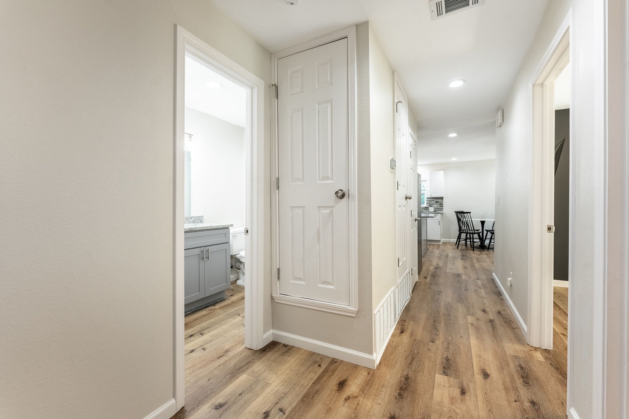 26-web-or-mls-505-parks-ave.jpg