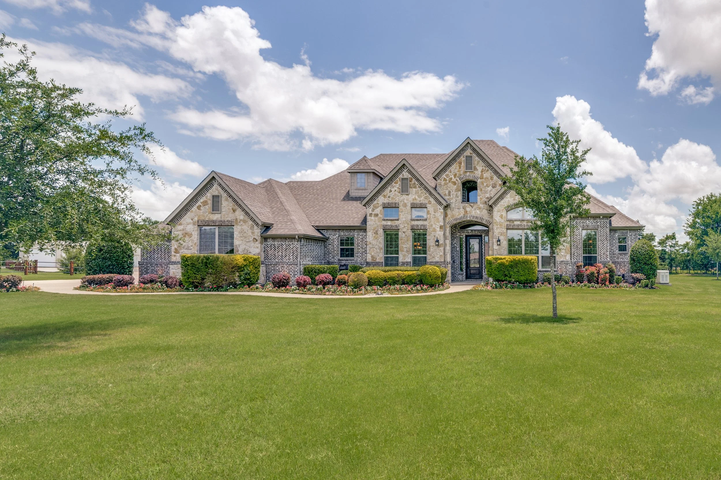9721-sunset-dr-lavon-tx-75166-High-Res-1.jpg