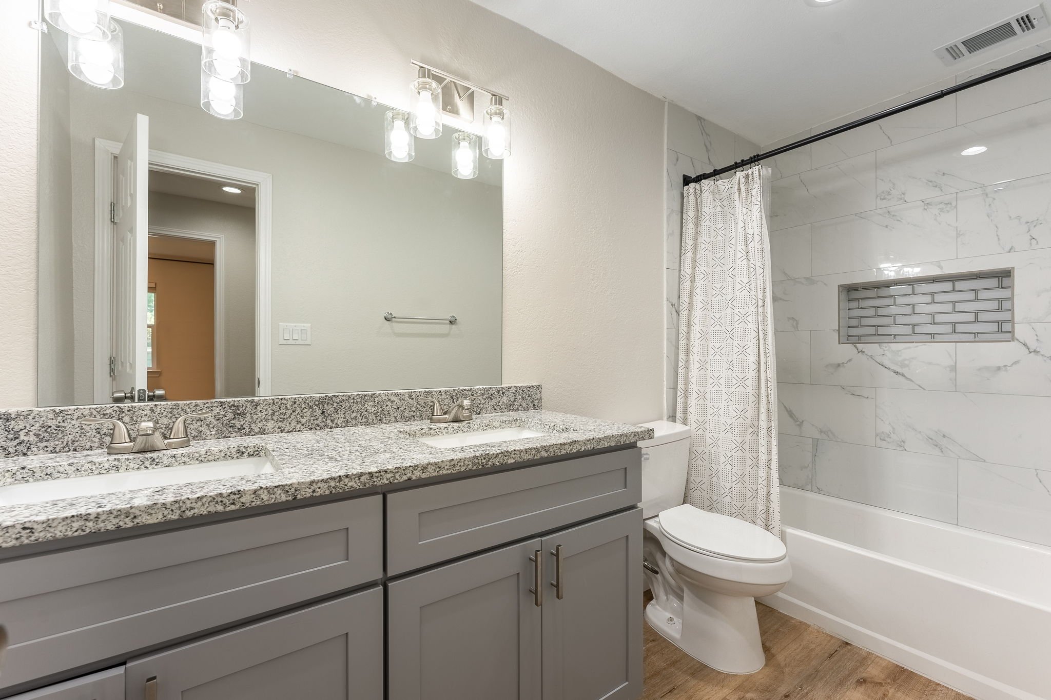 22-web-or-mls-505-parks-ave.jpg