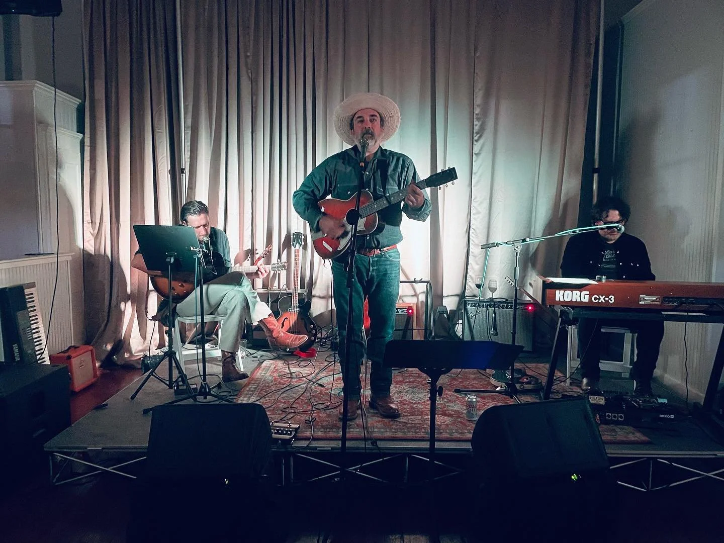 Todd Hennigan Live
