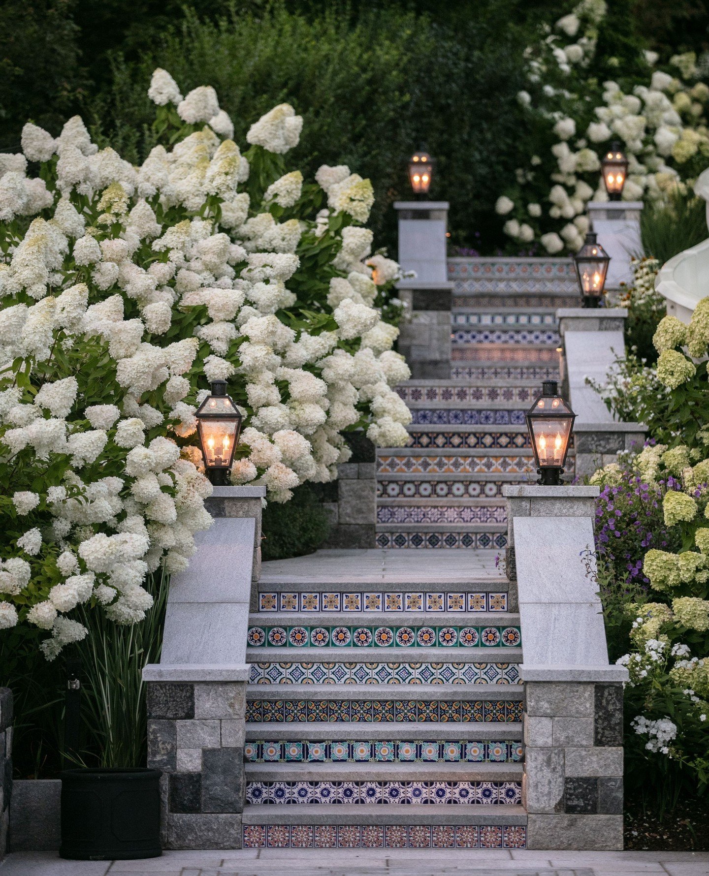 Illuminate your space. ⁠
⁠
Our specialists in outdoor lighting collaborate with you to design and install features that showcase the charm of your property, ensure the safety of your family, and maximize the usable hours of your exterior living areas