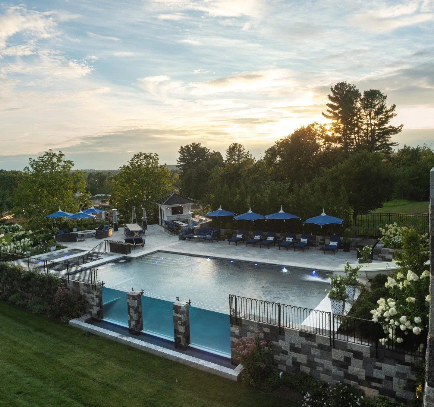 Things we love: a pool made for family time, hydrangeas in bloom, carefully crafted details, and lush green garden beds in the height of summer. Happy Valentine's Day❤️⁠
⁠
⁠
Photo 1 &amp; 2: @GregoryLombardiDesign @LandinoPhoto⁠
Photo 3: @designoutsi