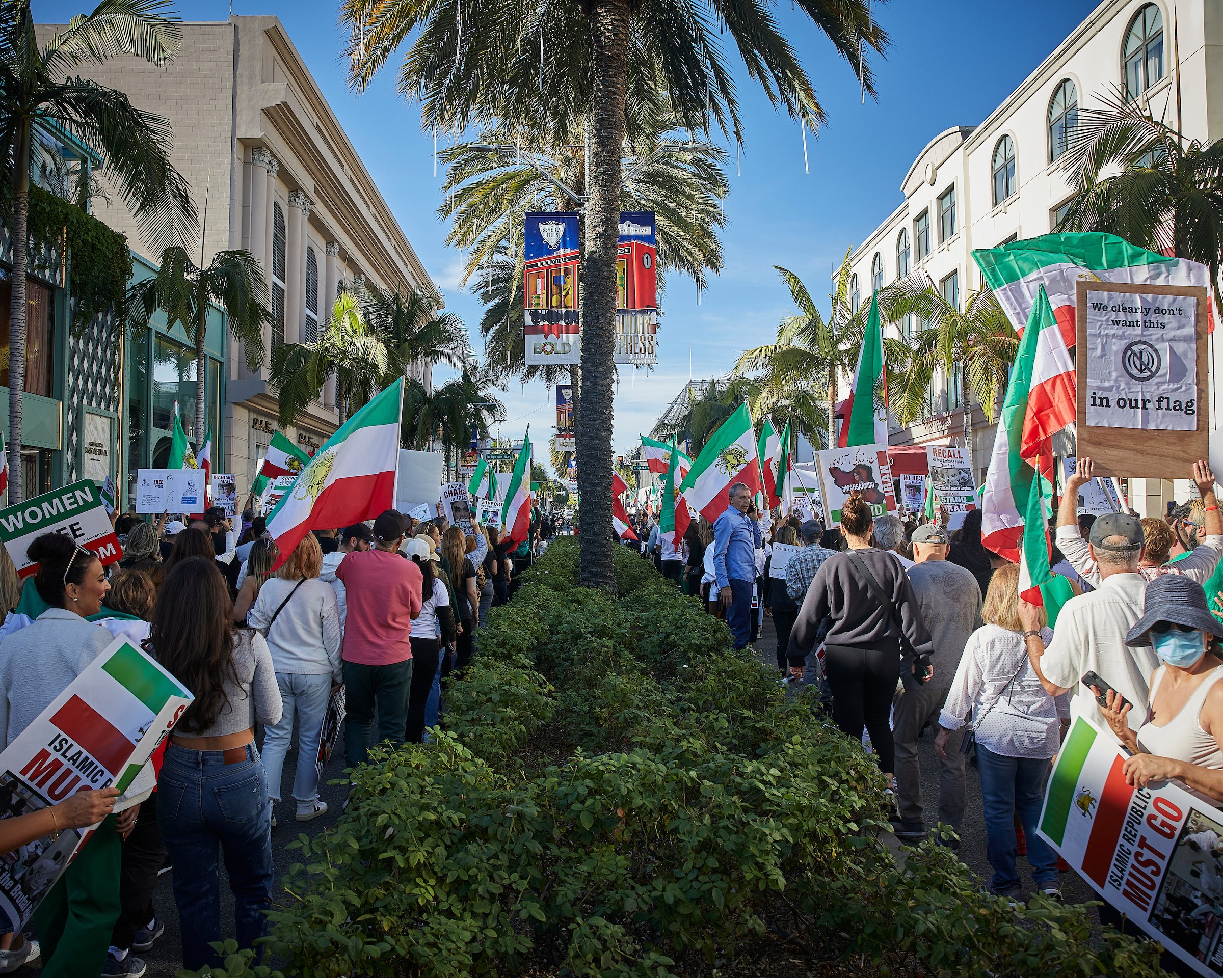   Thousands of organizers and volunteers gathered in Beverly Hills to increase awareness for those who may not know about the Current revolution in Iran.&nbsp;    Photography by Saman Assefi   &nbsp; 