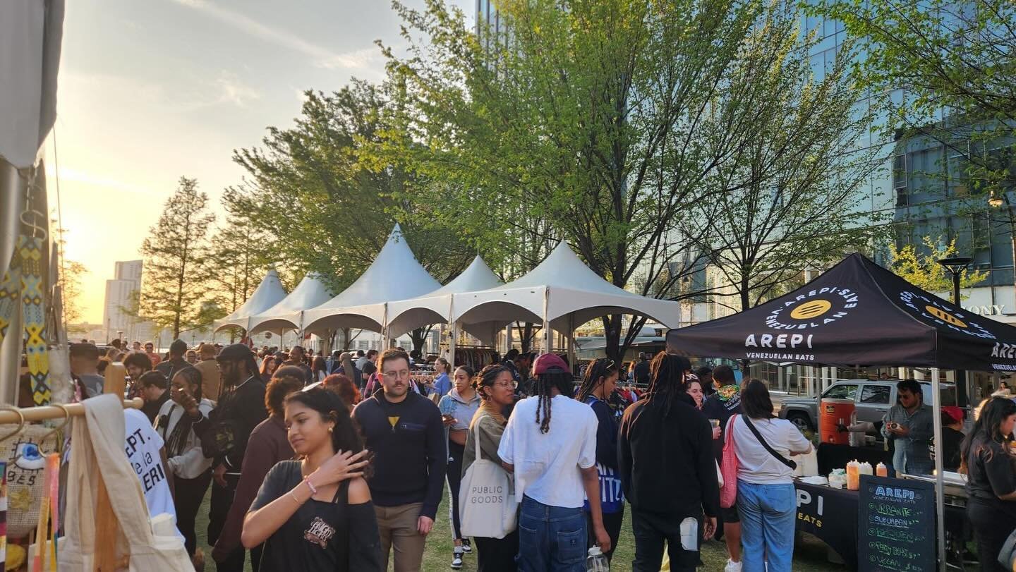 What a great night with @bmoreflea! We should do this again some time!
 
(Seriously tho&hellip;we&rsquo;re doing this again tomorrow (4/20) right back on the Central Plaza from 10-3!)