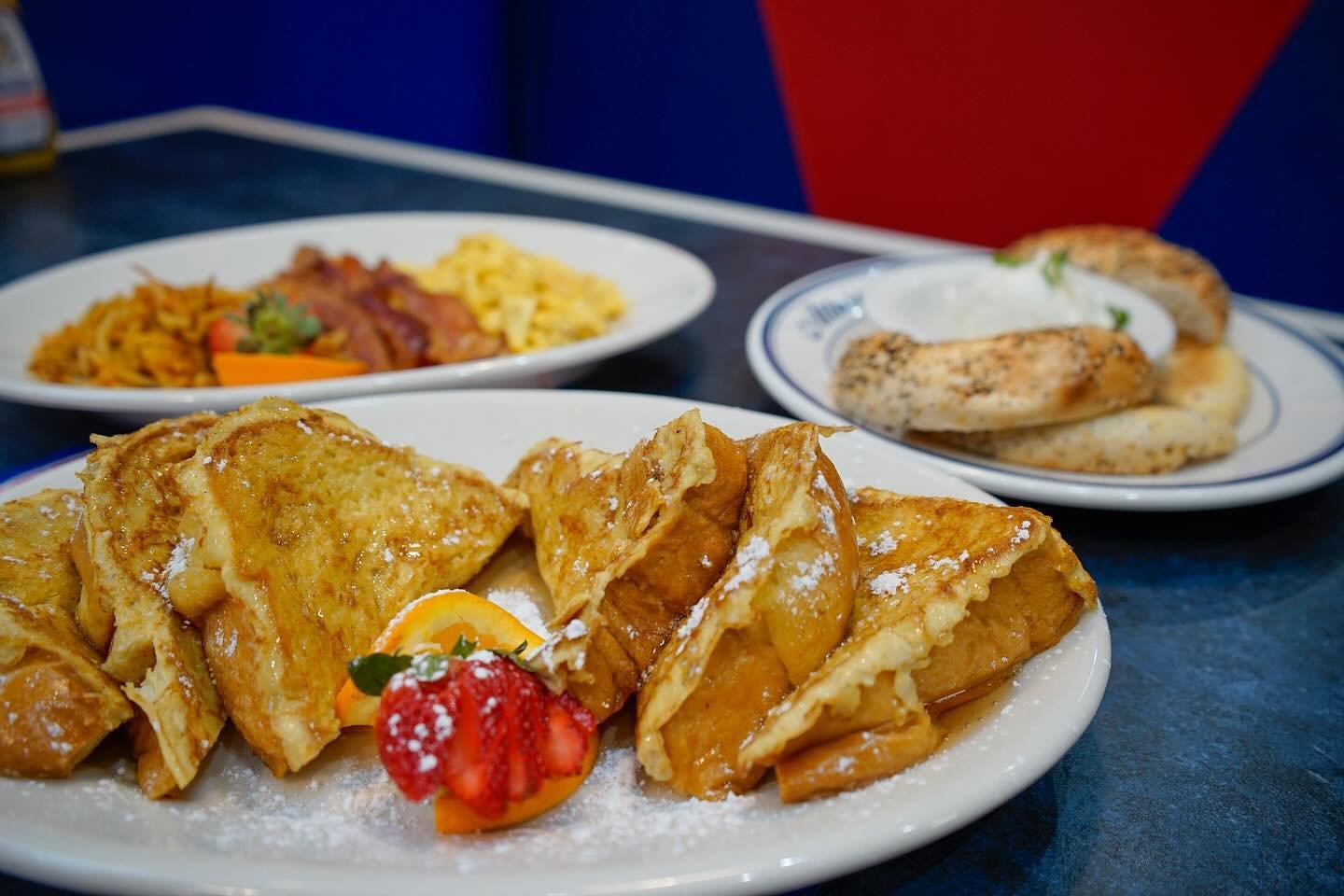 Celebrate Mom this Sunday with a special brunch at @attmansharborpoint 🥞🍳

Enjoy their signature brunch buffet featuring an omelet and waffle station, bottomless mimosas, and more! 

Call to make your reservation, Mom will be sure to thank you 😉

