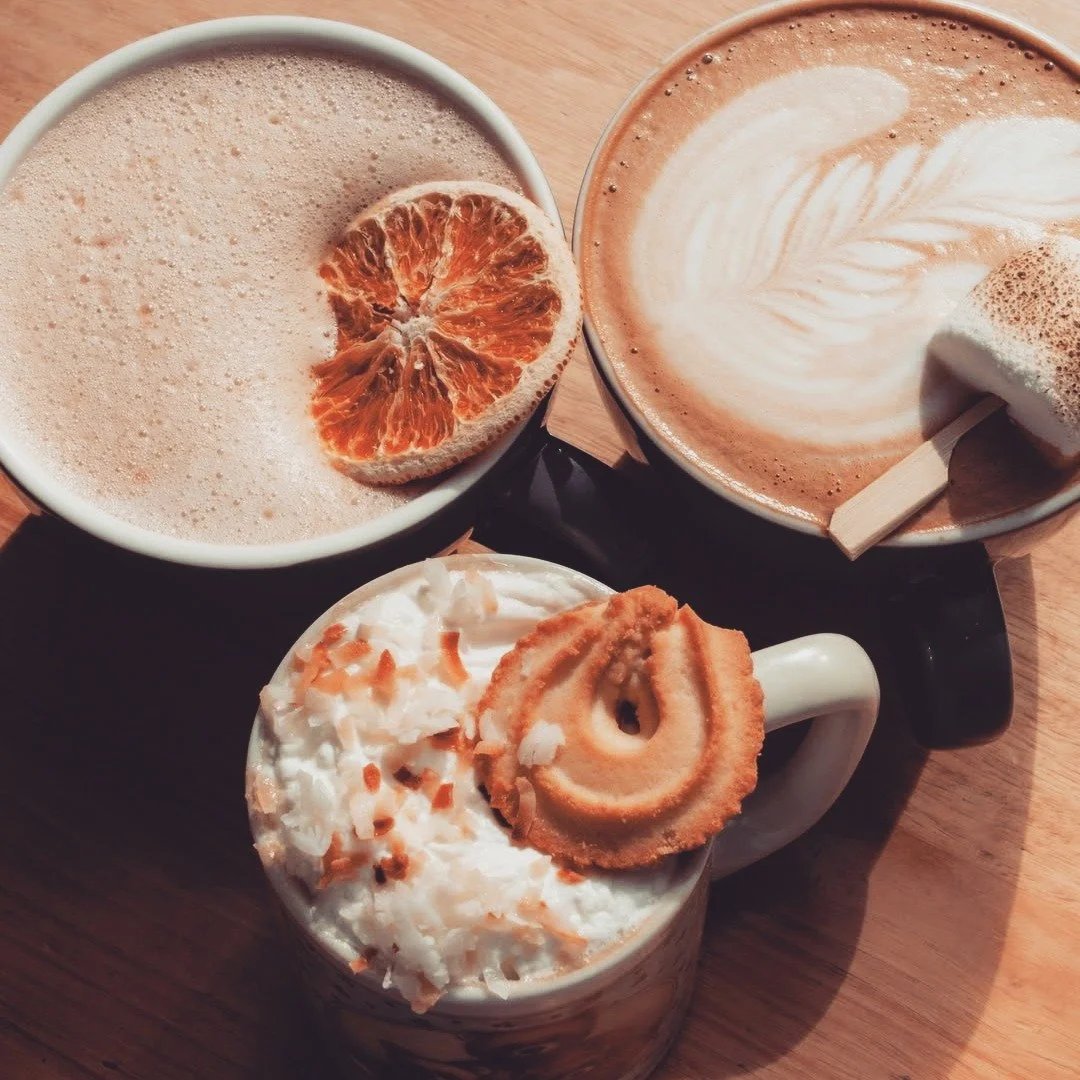 Holiday vibes are brewing at @ceremonycoffee with three new winter beverages! 🎁🎄☕️ 

Fireside Cider - Inspired by traditional wassail, this chai-spiced cider features a house-made cranberry-orange reduction and a dried orange garnish.

Mistle Toast