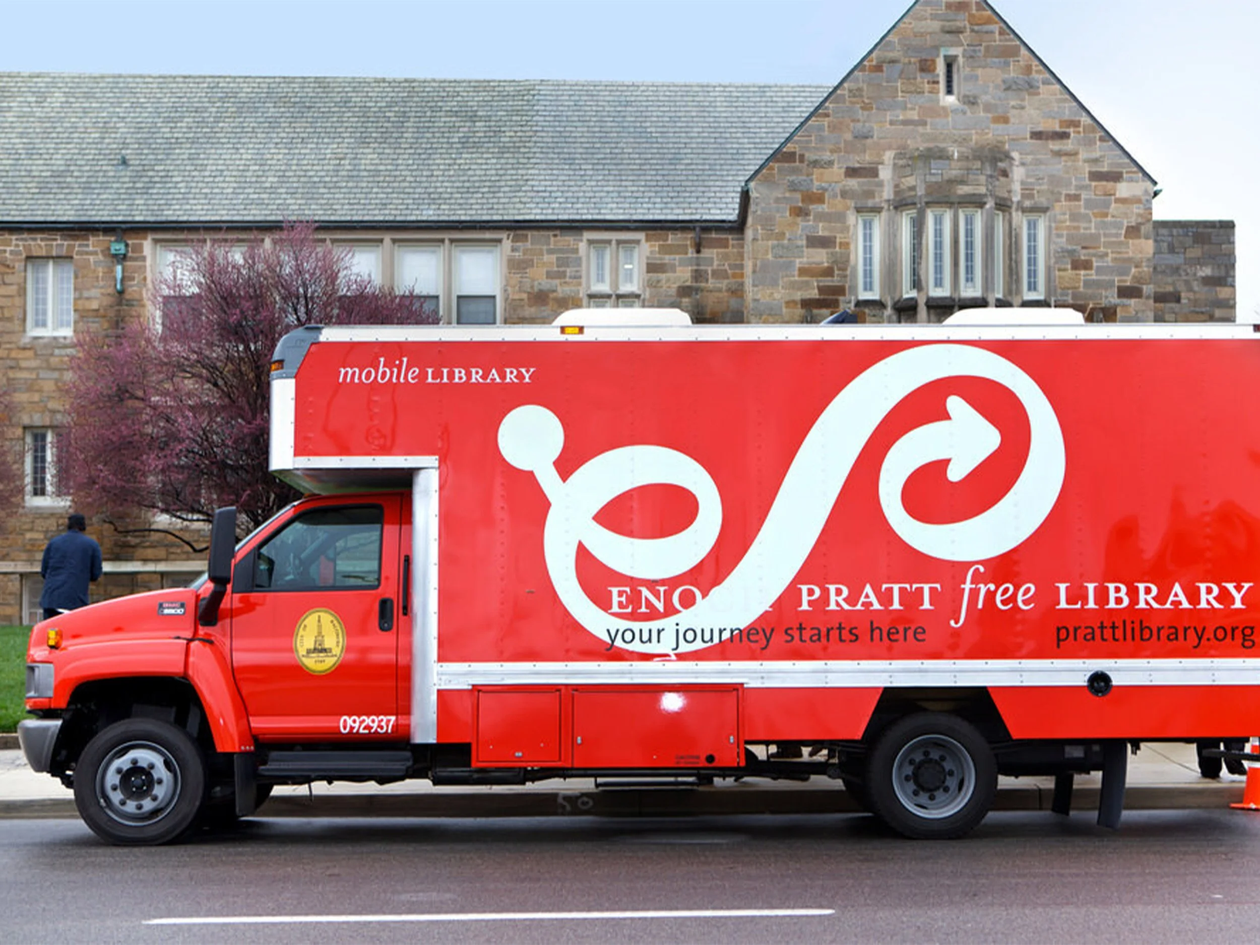 The Bookmobile Rolls In at Harbor Point