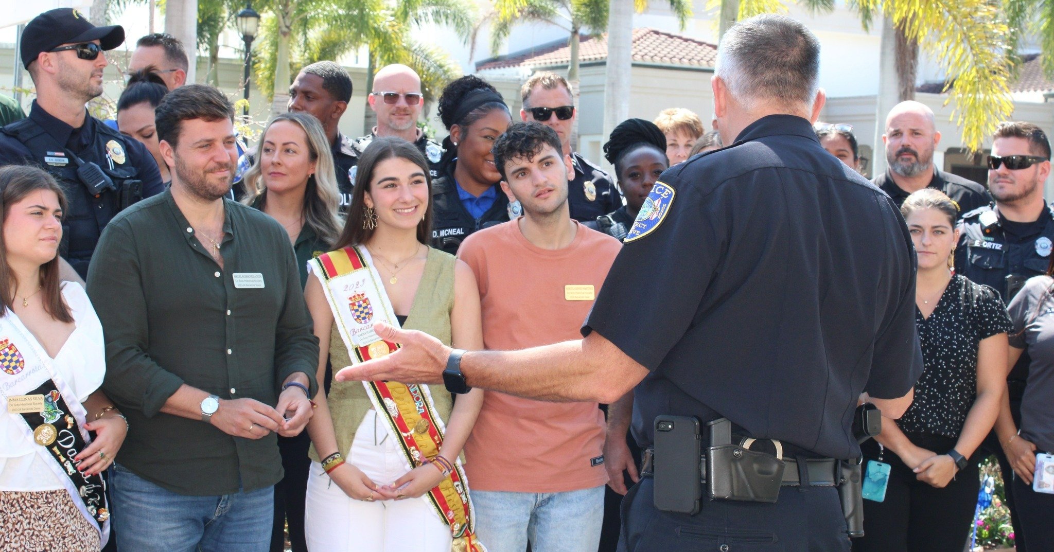 &iexcl;Bienvenidos! Dignitaries and guests from Bradenton's sister city, Barcarrota, Spain, visited with BPD officers and civilian staff as they tour #TheFriendlyCity. For almost four decades, delegates from Barcarrota have traveled to Bradenton each