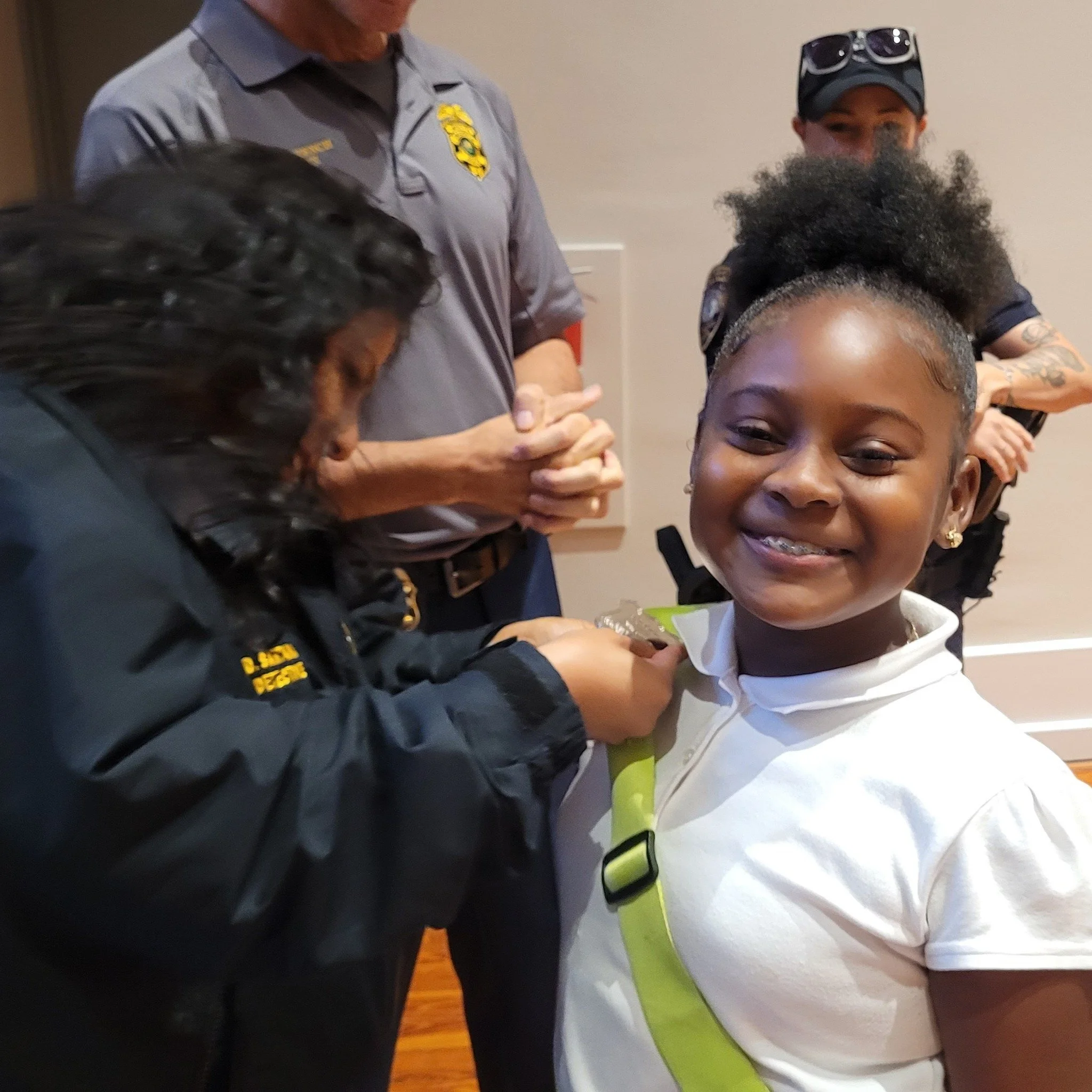 💫 Since the start of the 2026-27 school year, Chief Josh Cramer, Mayor Gene Brown, BPD Command Staff, officers, and detectives have had the honor of pinning safety patrol badges on 120 amazing 5th graders at Ballard, JP Miller, Manatee, Rogers Garde
