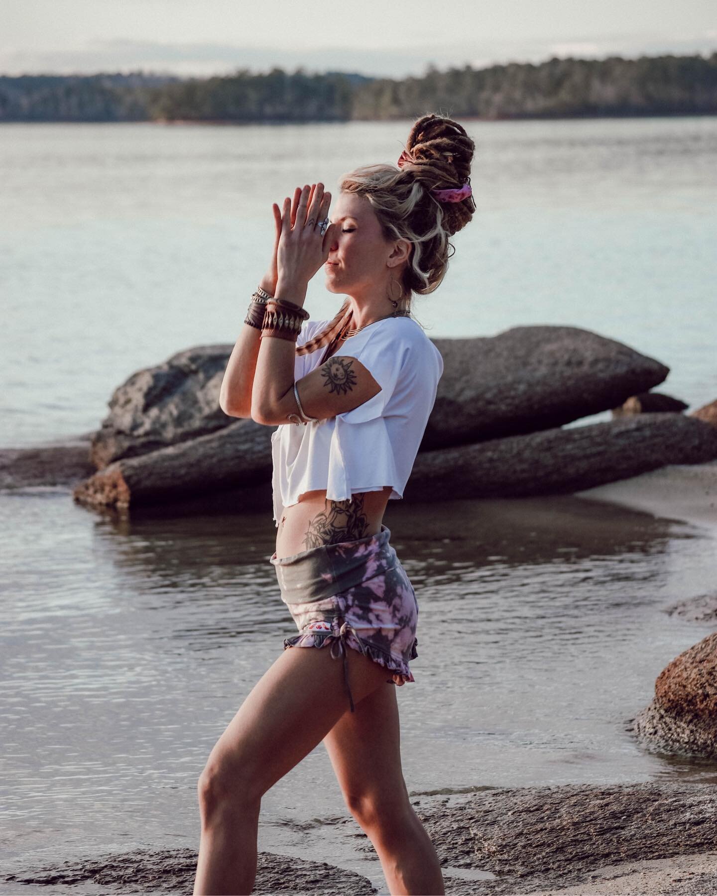 The Mady Shortie Shorts are a best seller for a reason! 

They&rsquo;re super cute and super comfy! What more could you ask for?✨

Snag a pair online (link in bio!) before they sell out🤗
.
.
.
#yogapractice #namaste #lotus #yogaeverydamnday #yogaeve