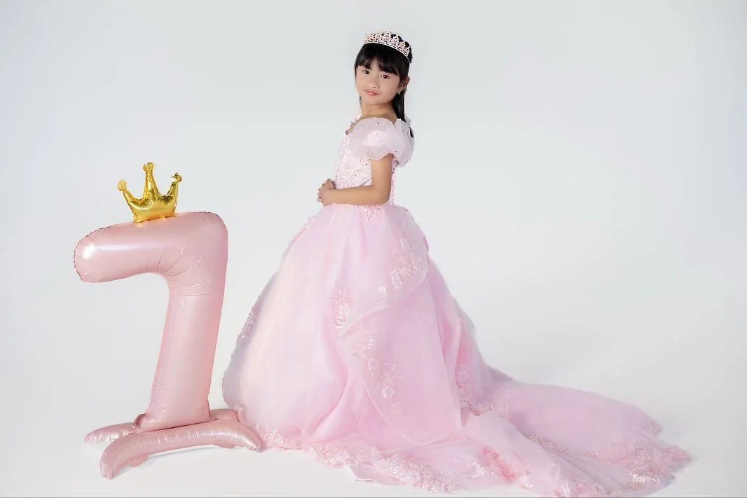 Some adorable birthday photos for this sweet girl!
Friends , I will be taking on photos only until the end of November, and I&rsquo;ll be opening up my calendar again in January! 
Can&rsquo;t wait to photograph you all this November!
#winnipegphotogr