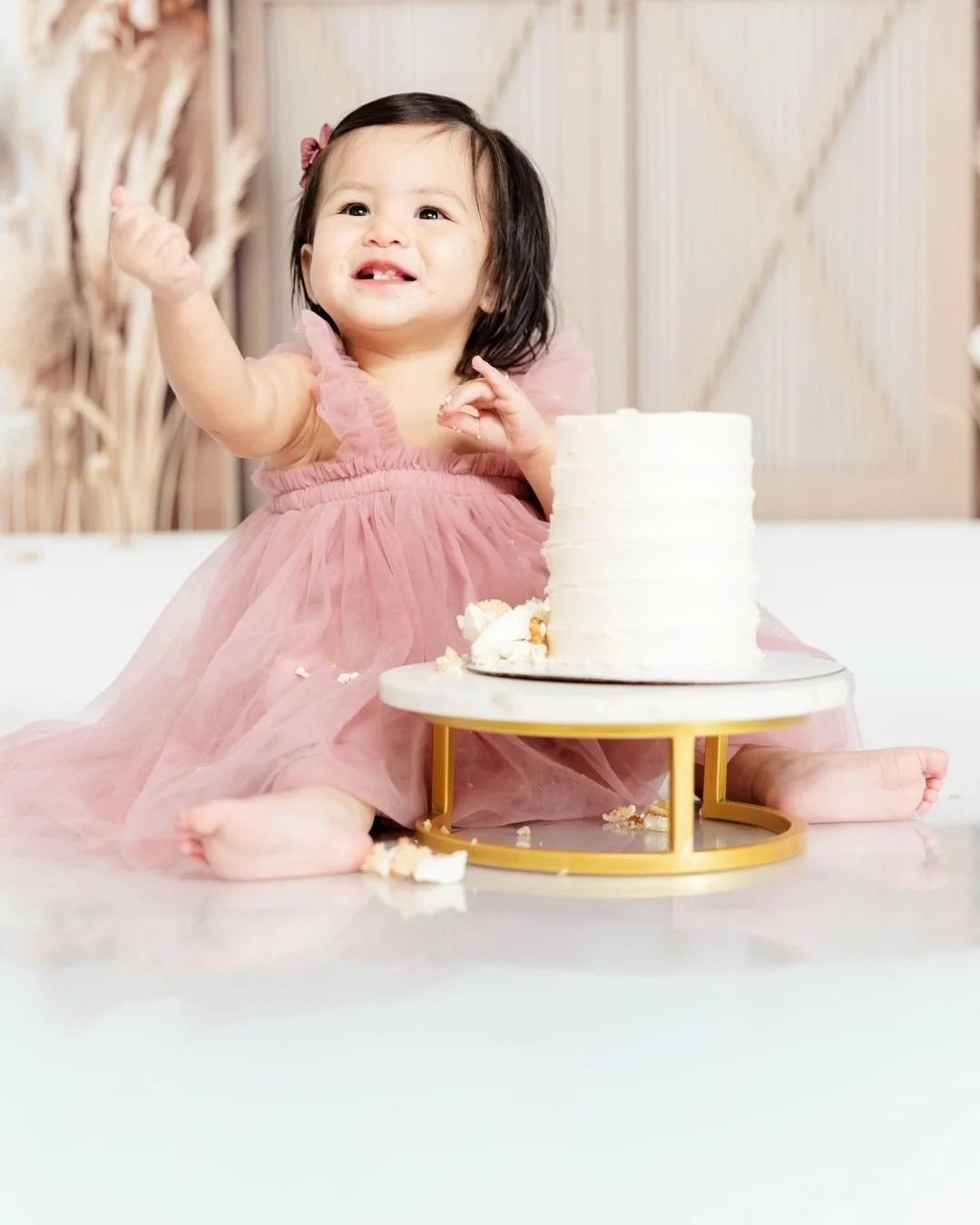 Did you know we also offer cake smash sessions for toddlers? You can book this as a solo shoot for your little one or include it in a family session! Here are some cute images of a precious little one who turns 1 in a couple weeks !
Special thanks to