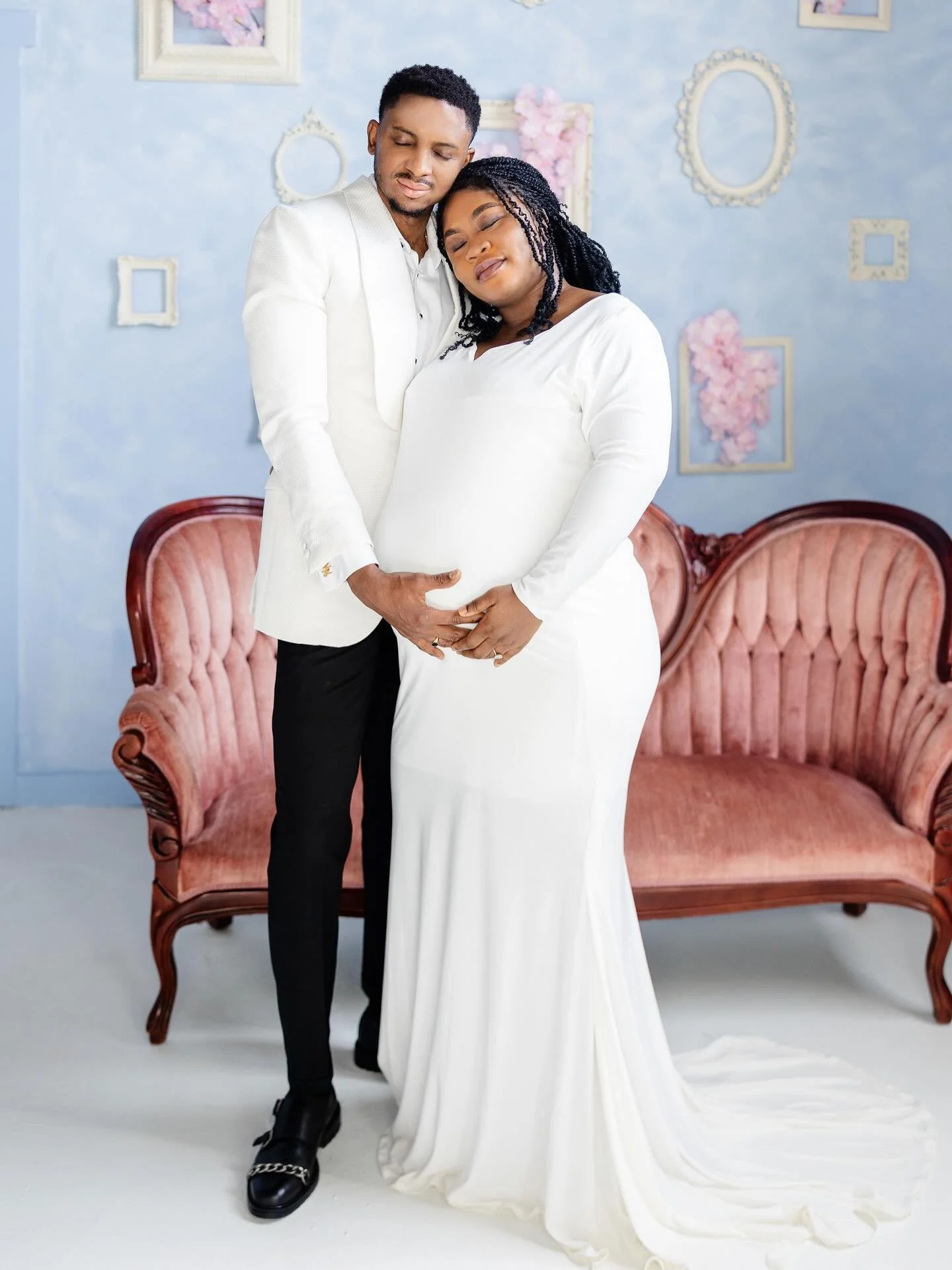 Nine months that change everything💕 These sweet sessions are taken in the beautiful manhattan studio in our Mother&rsquo;s Day set! These set ups will remain until the end of May!
#winnipegphotographer #winnipegstudiophotographer #photogroahy #mater