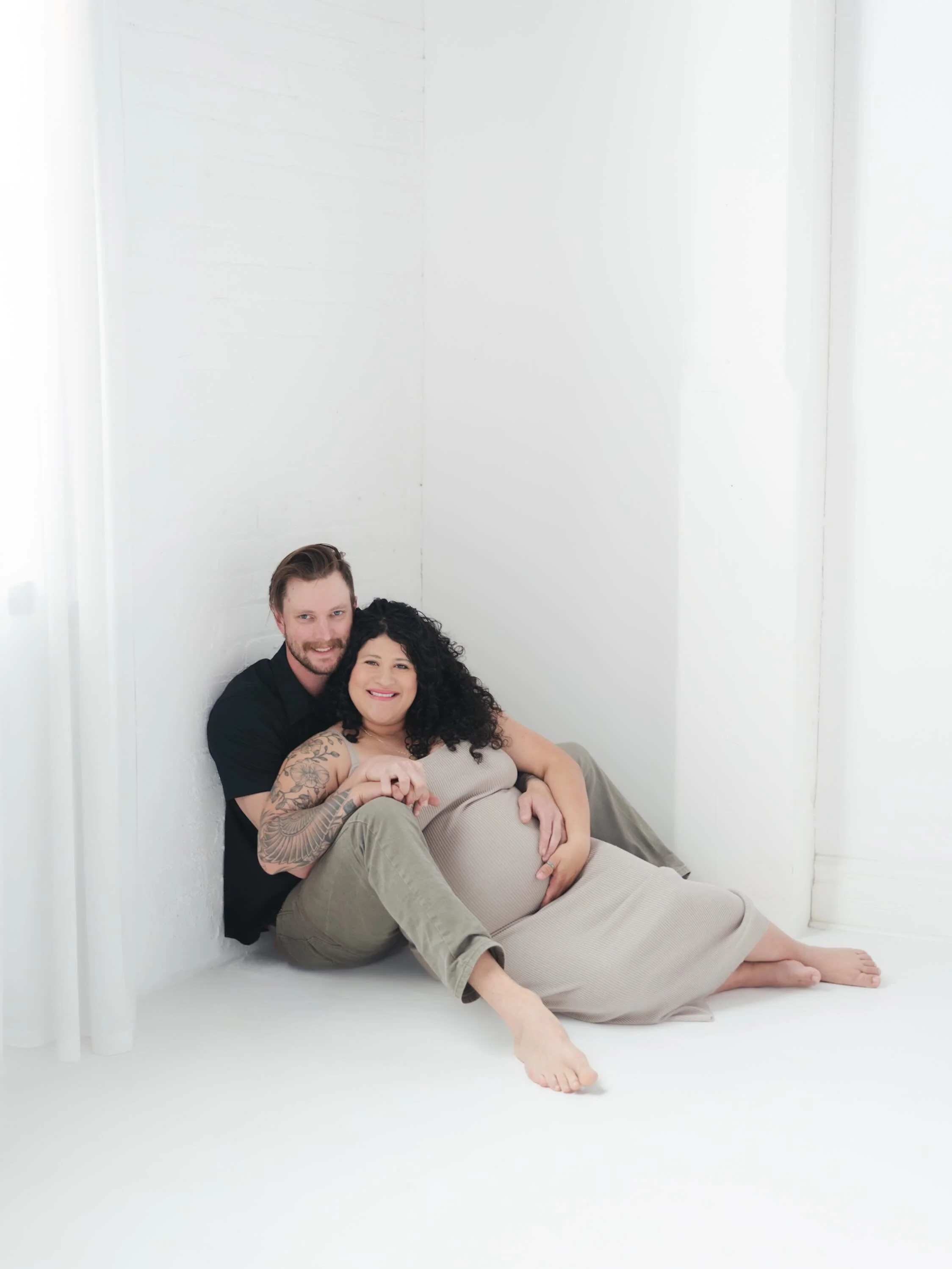 We had fun yesterday with @photosbykatiewpg .
Thank you Katie for taking some lovely photos of Adam and I! We are so excited to meet our little boy!