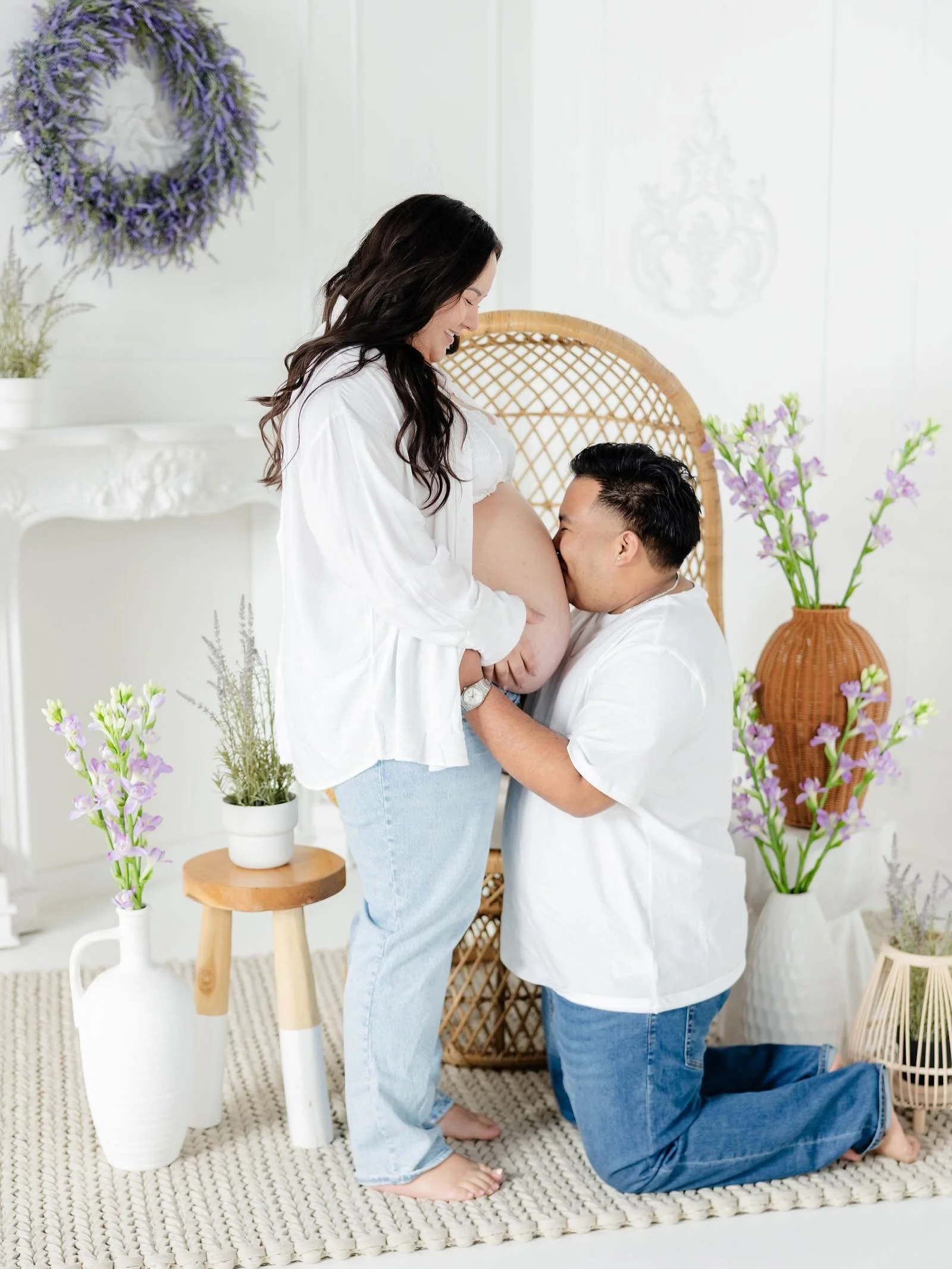 Maternity photos in Manhattan studio!
Book a maternity session or milestone package which includes newborn photos and baby&rsquo;s first year at 3,6,9,and 12 months! 
Looking to do an outdoor shoot this summer? Book a mini session at birds hill this 