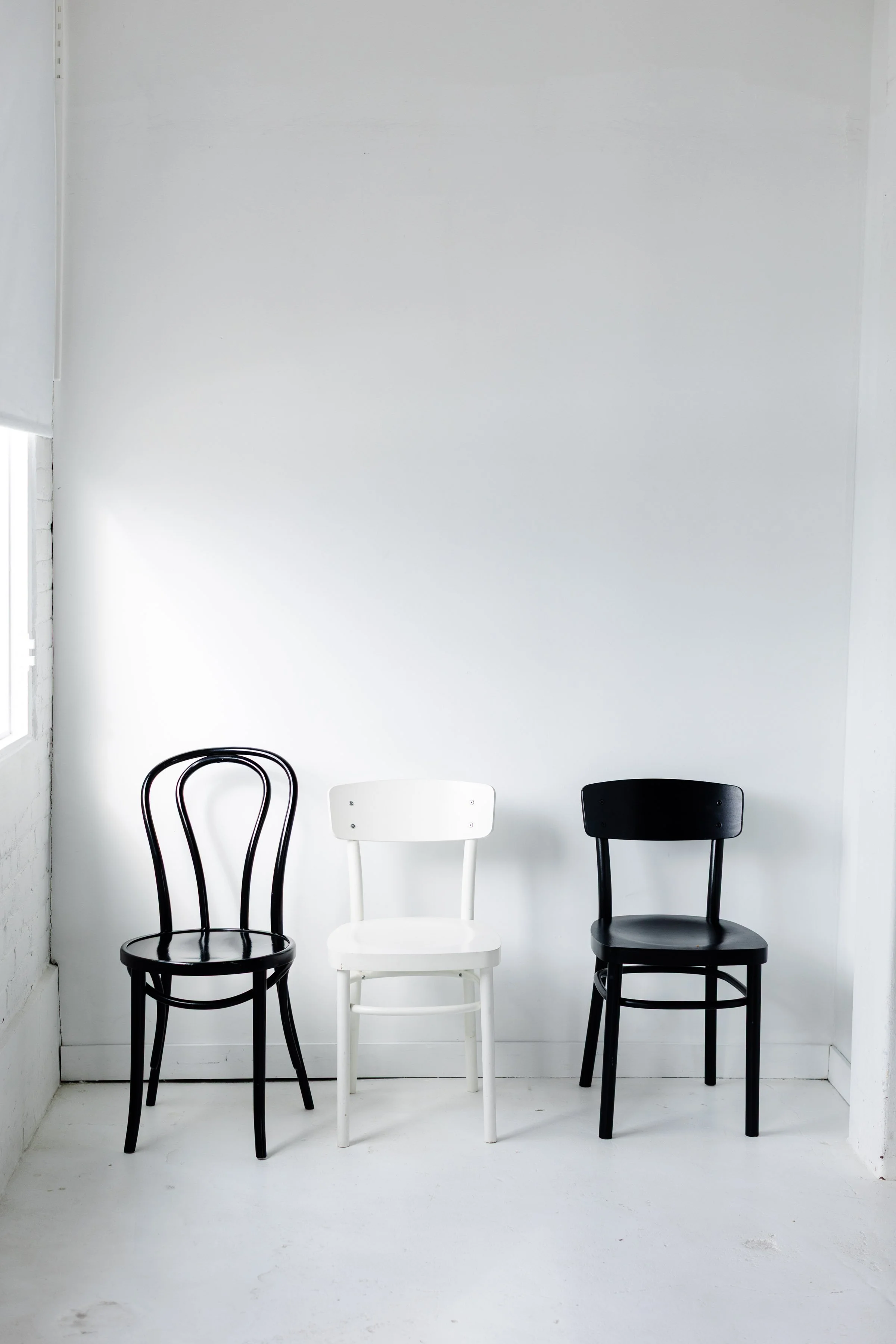 Whtie Studio Winnipeg Photo rental .jpg