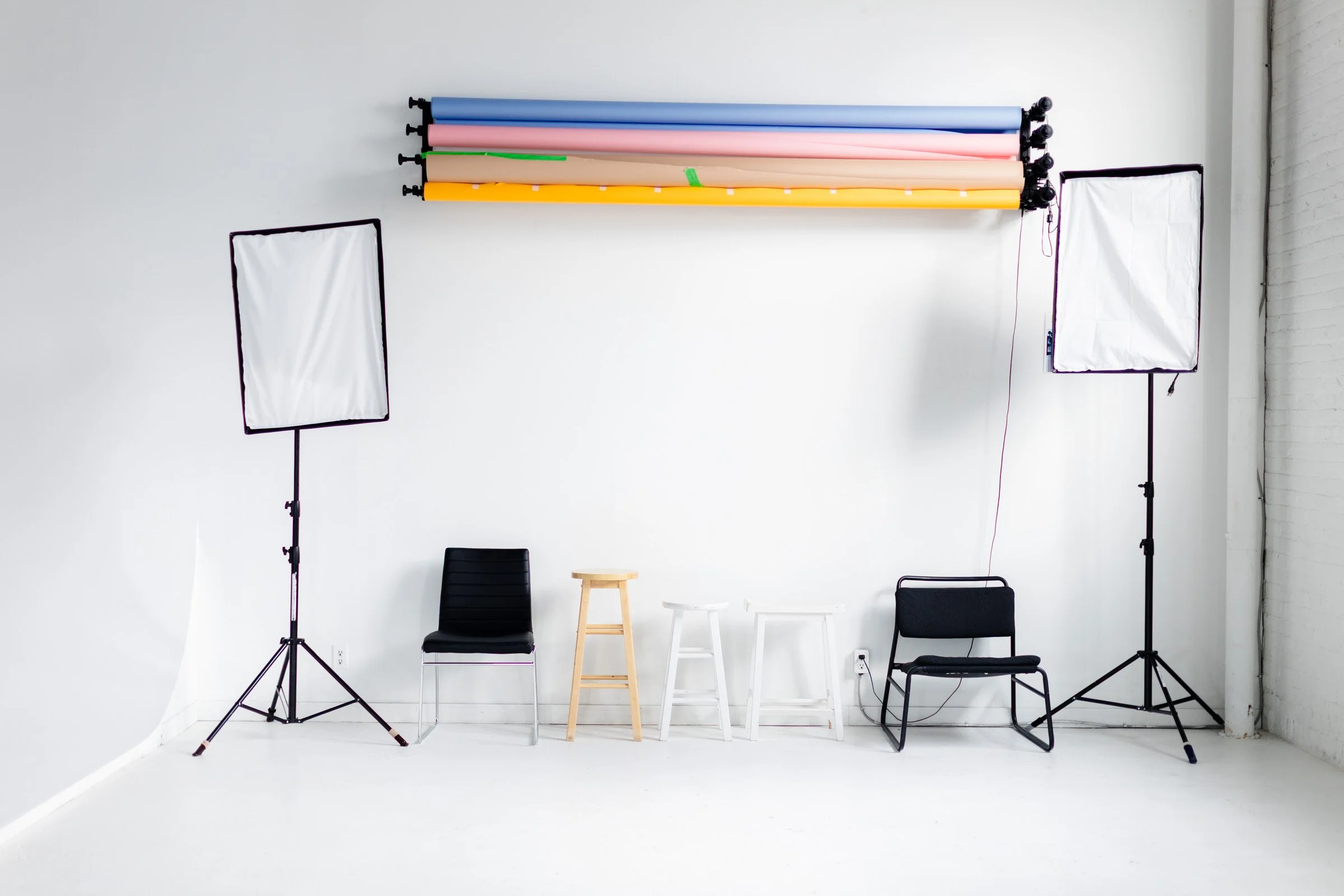 Whtie Studio Winnipeg Photo rental -7.jpg