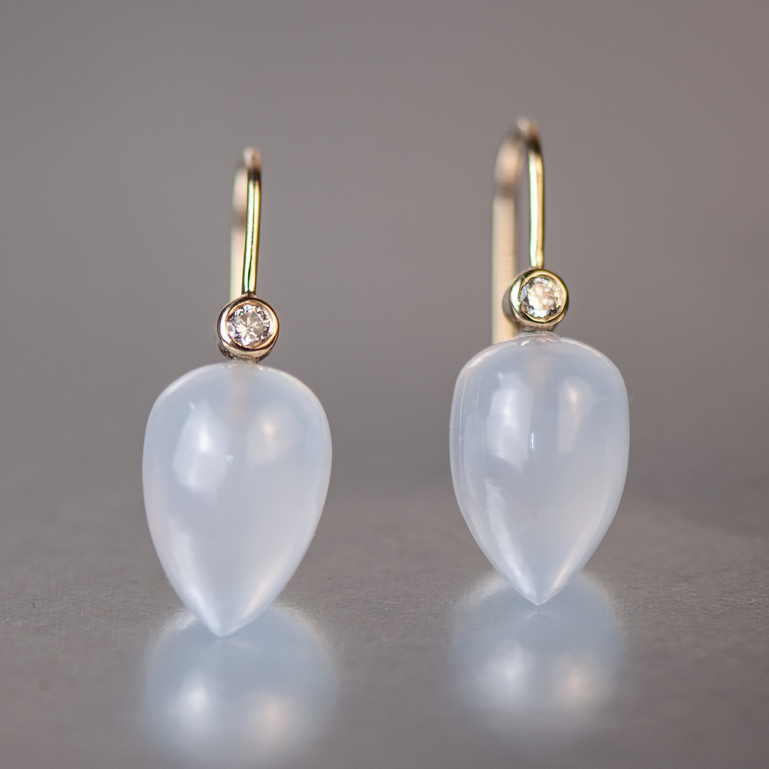 upside down ears light blue chalcedony lab dia.jpg