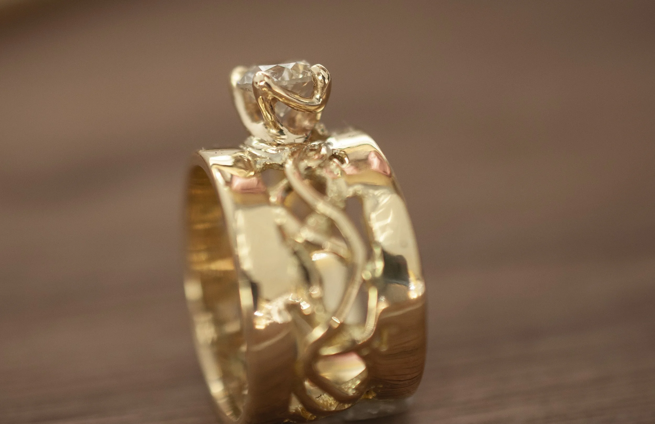 Hand-carved Custom Mounting for Diamond