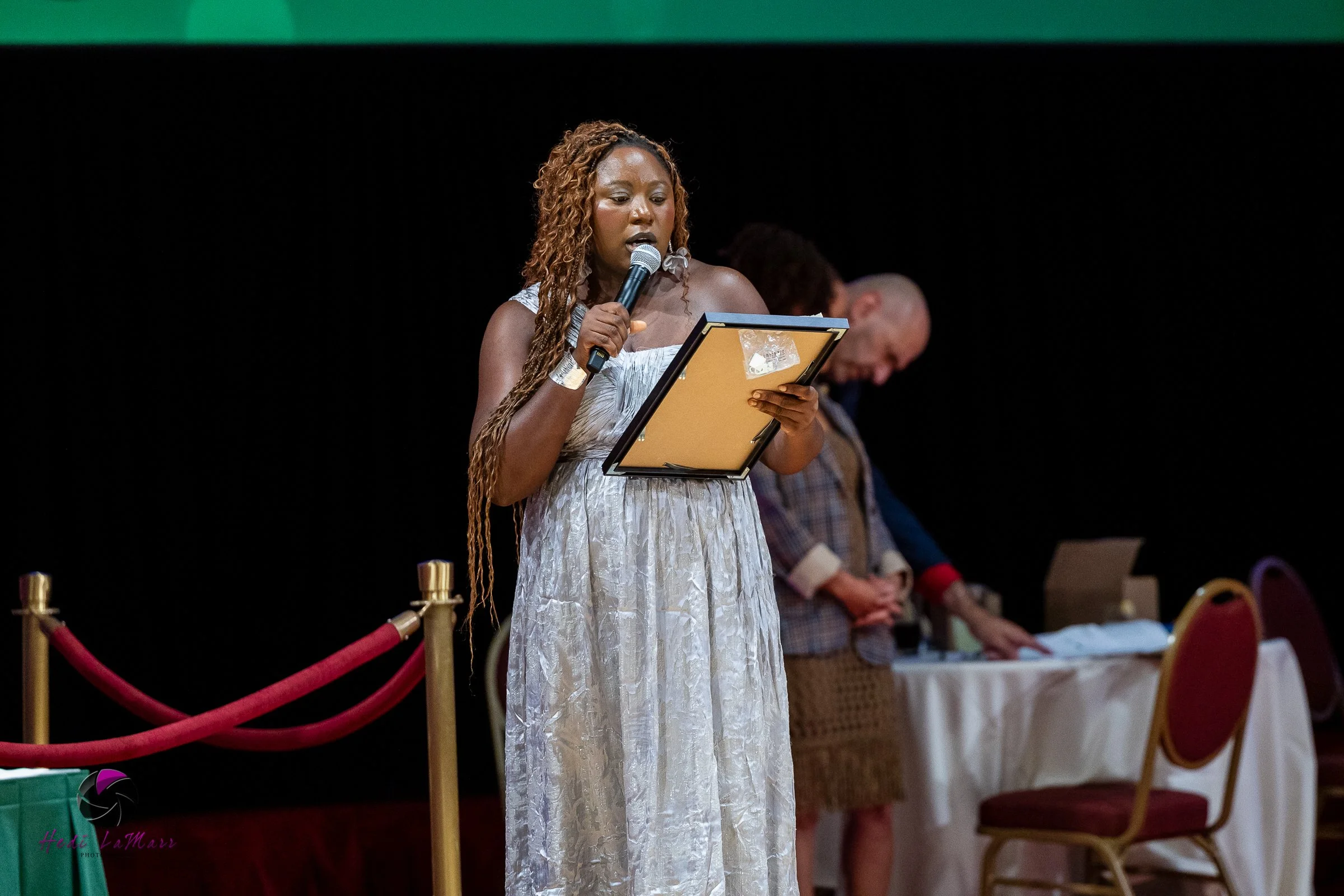 Dr. Linda Vakunta, Deputy Mayor, 2026 Extra Mile Award presenter