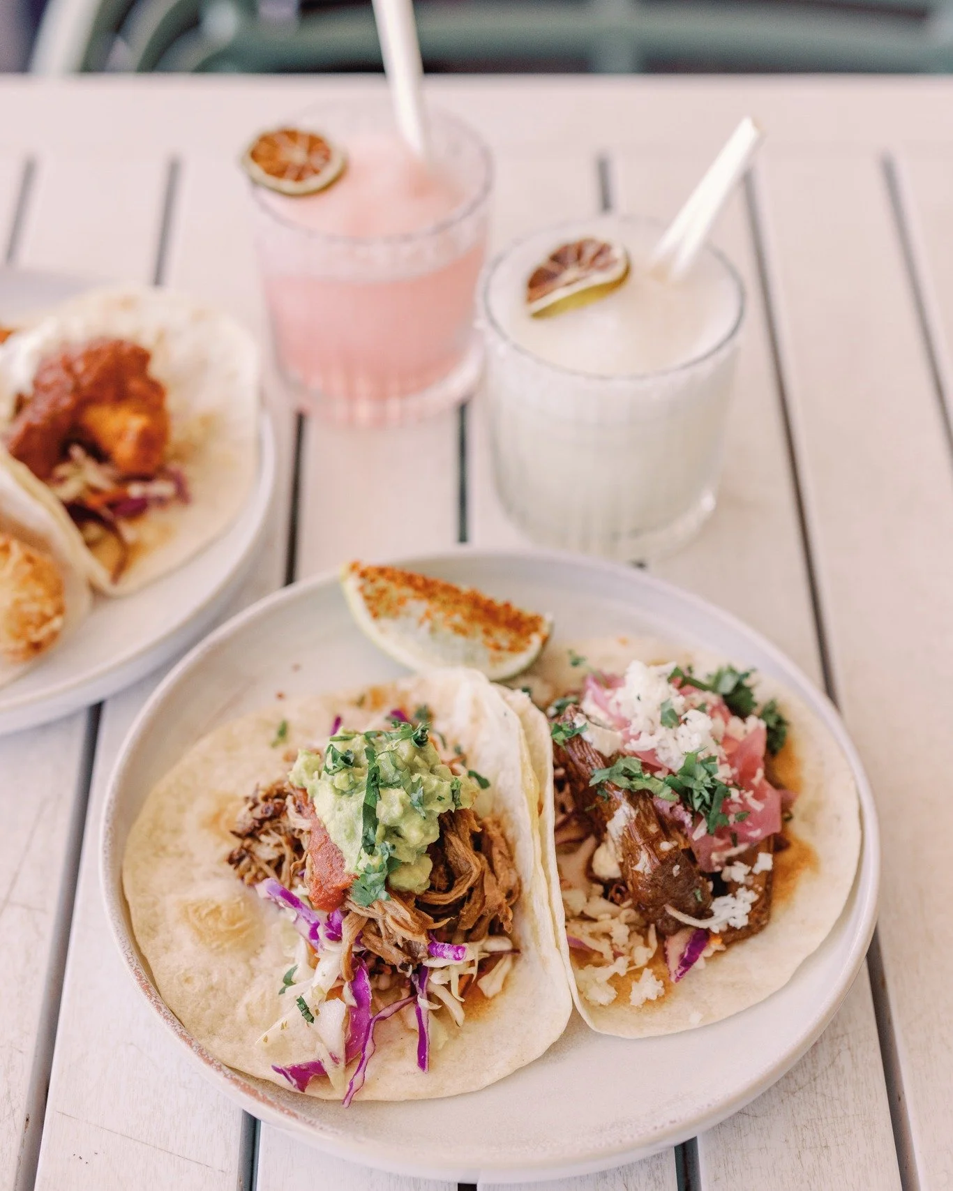 🌮🌮 $4 Tacos, $15 Margaritas and $8 Coronas?!? Yes please! 🍹🍻
Available Friday - Sunday from 3pm in our Ocean Level Beach Bar #merewethersurfhouse #beachbar