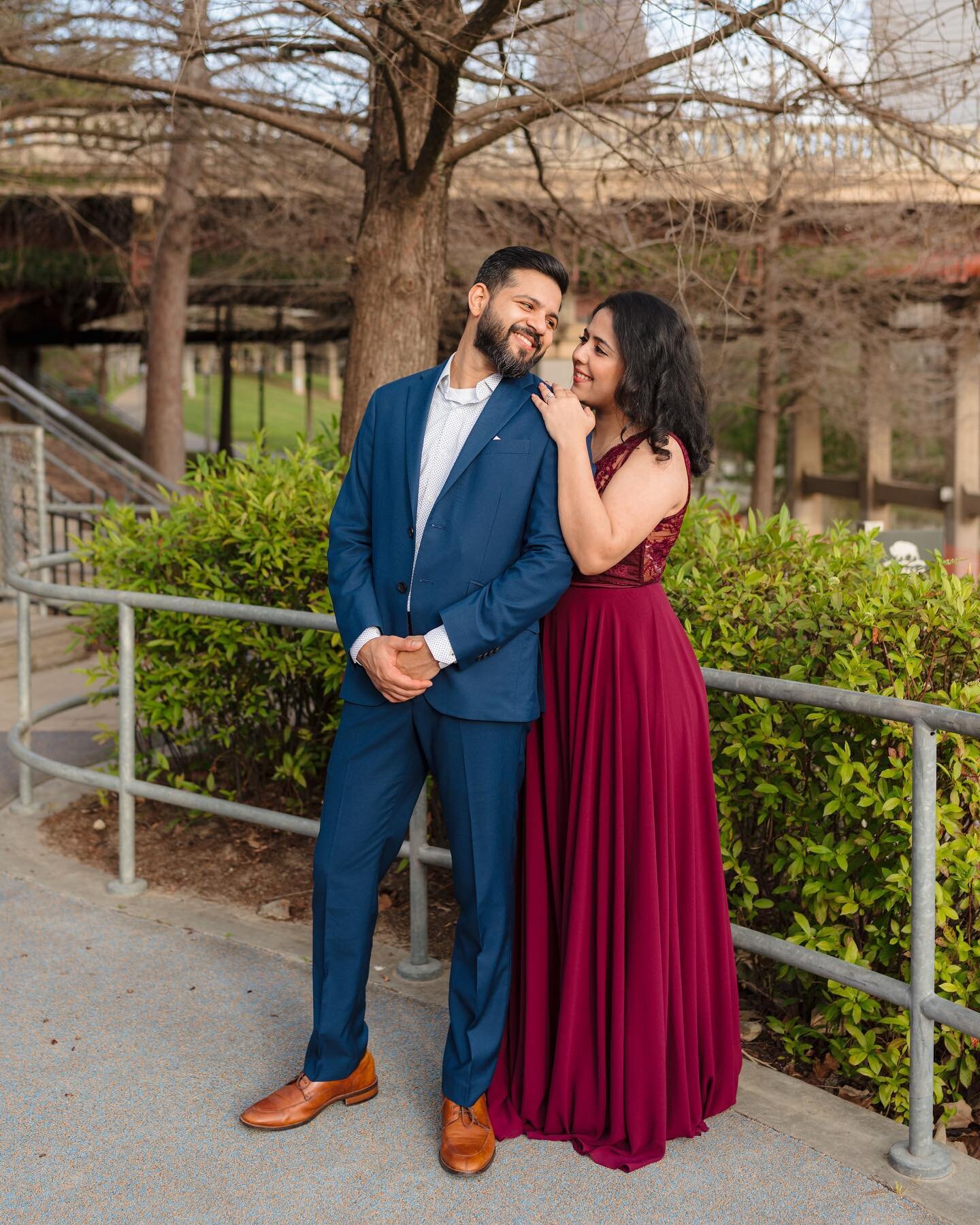 if y&rsquo;all haven&rsquo;t seen @kaetlinbrown latest post go check it out now :) the vibes are so good !!

#houstonphotographer #houstonweddingphotographer #houstonseniorphotographer