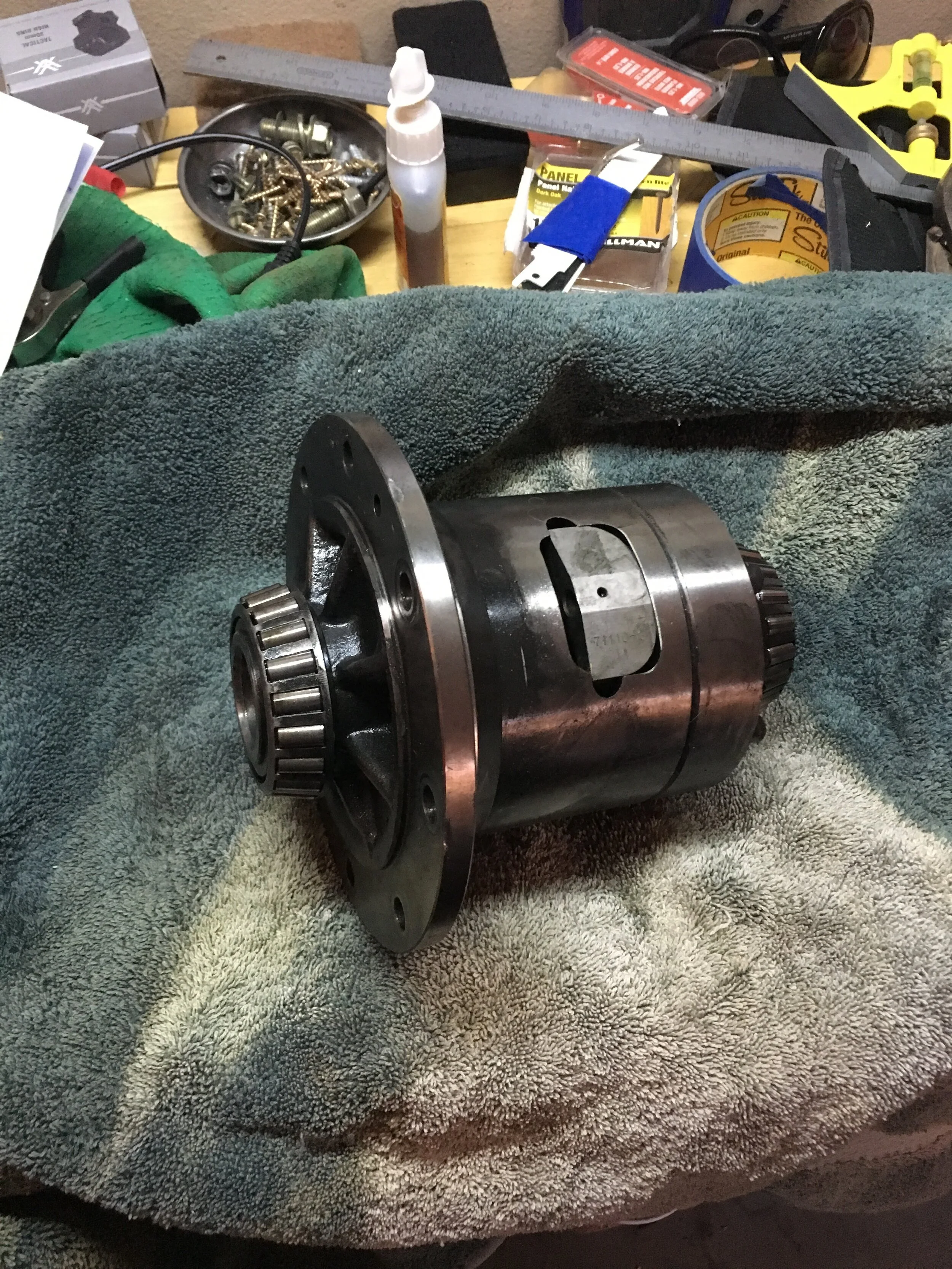 Detroit Auto-Lock differential : Disassembling the differential revealed reasons behind abnormal torque distribution issues.  