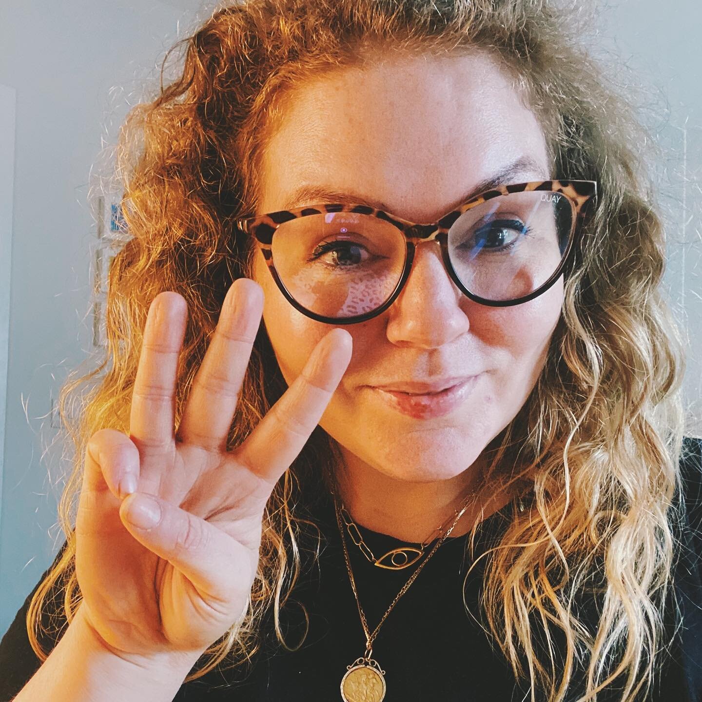 It's Thursday, I need coffee so I'll keep this short. I wanted to share three ways I can help you:⁠⁠
⁠⁠
⁠⁠
1. Help you realise what you REALLY want⁠⁠
2. Help you work out how you&rsquo;re going to get it⁠⁠
3. Support you while you do the work to get 