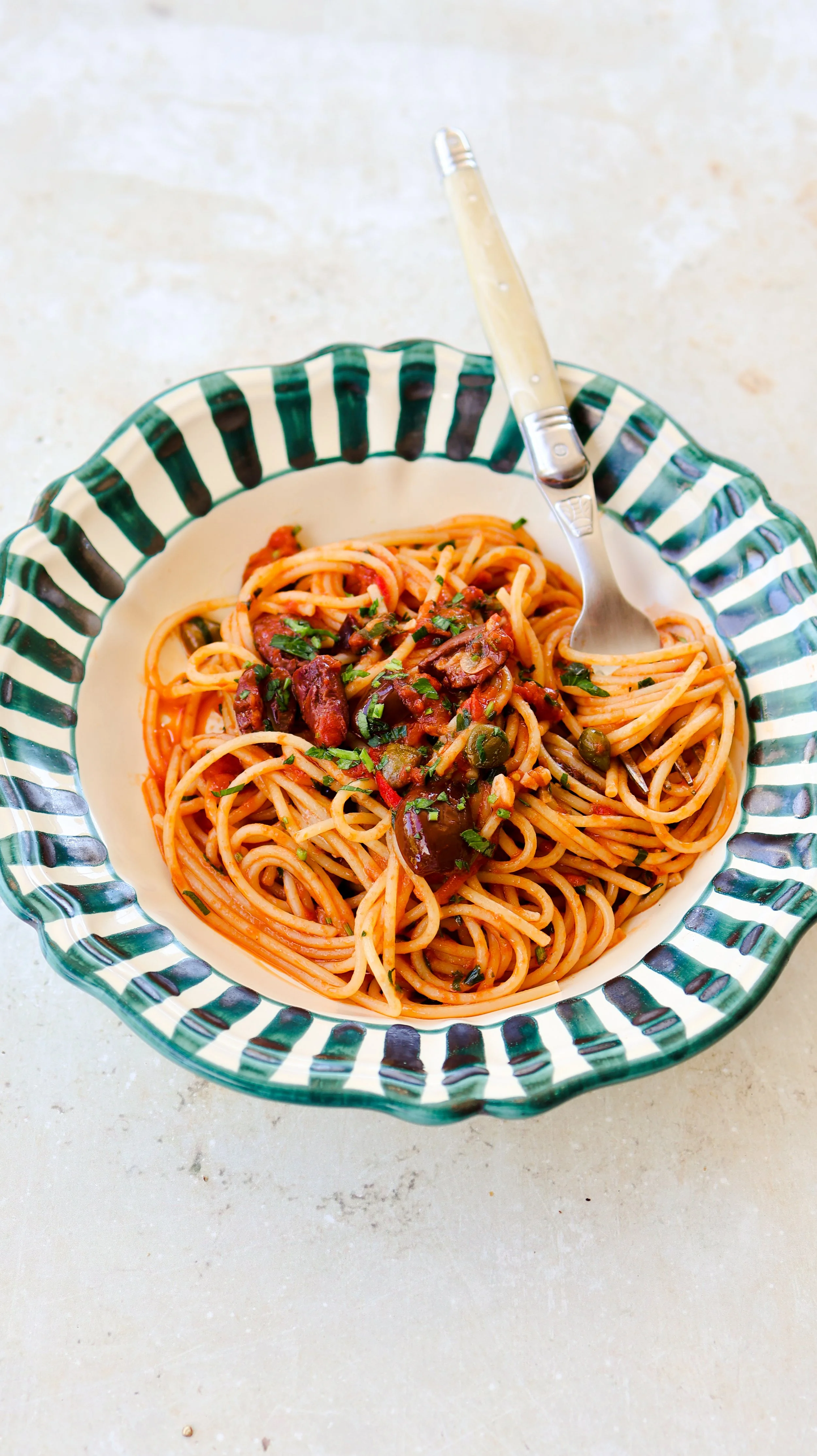 Spaghetti alla Puttanesca Image 3.jpg