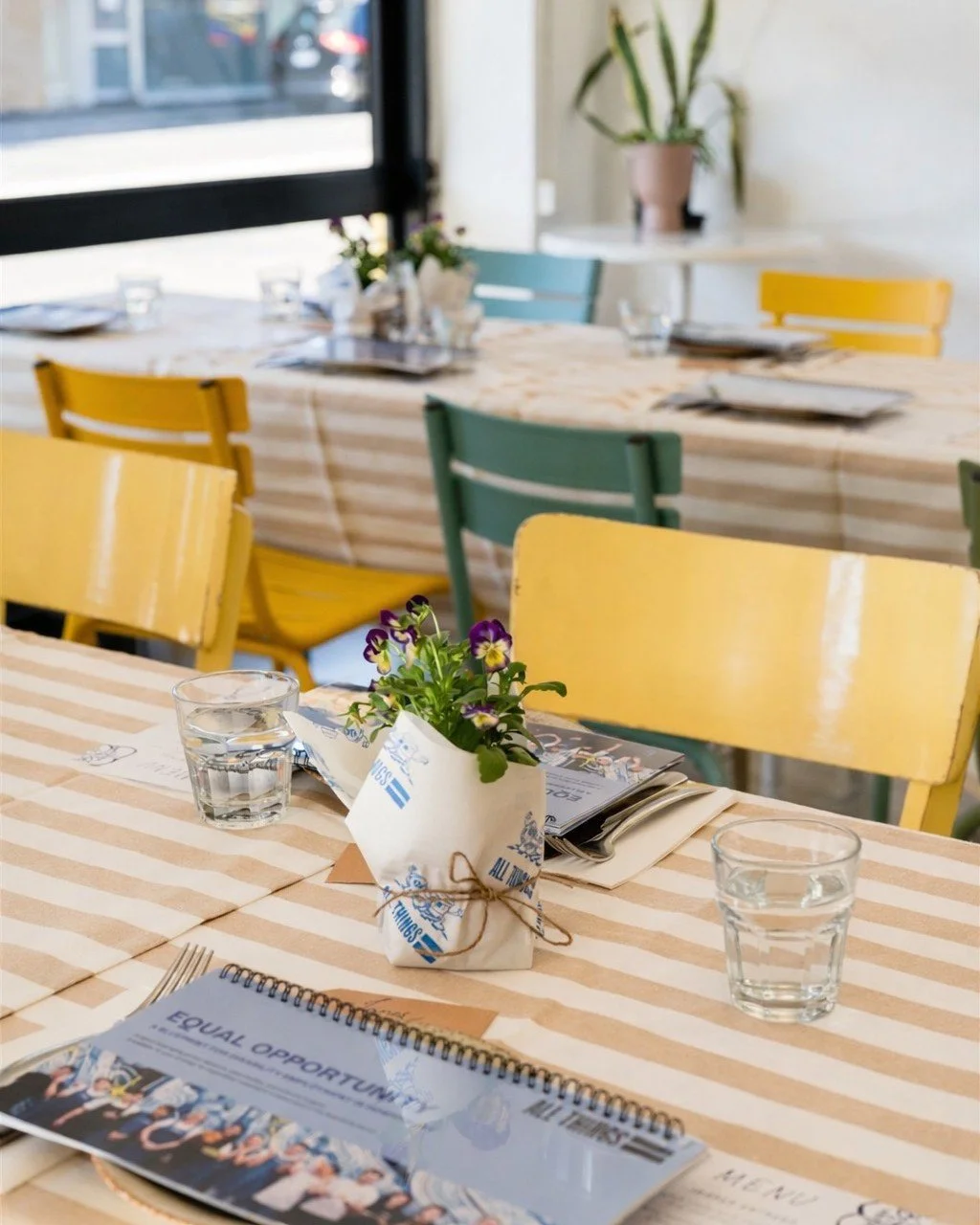 Shake up your morning meetings, and host them where the good coffee is! (With us, of course.) ☕️📅

With private and semi-private spaces available, we&rsquo;re the perfect out-of-office option for your next team brekkie.

Slide into our DMs or send u