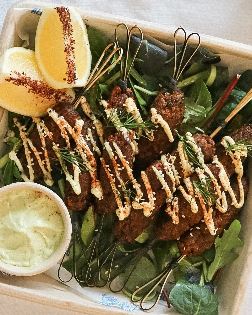 Shoutout to our most shareable Recipro-catering dishes:

🤌 Lentil Empanadas
🍄&zwj;🟫 Mushroom Koftas
🥧 Spanakopita

Made for family gatherings, midday picnics or team get-togethers. Whether you&rsquo;re snagging the last piece or filling your plat