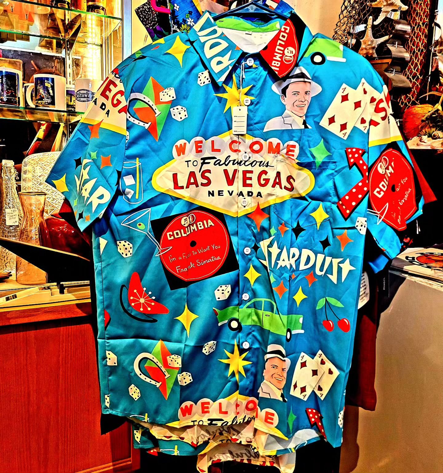 ✨️Tell your friends you went to Vegas without telling them you went to Vegas✨️
Shirt available at @tikileestikishop inside Main Street Peddlers.
#mainstreetpeddlers #vintagelasvegas #dtlv #tiki #tikimugs #tikibar #18b #begaslocals #clothing #Vegas #d