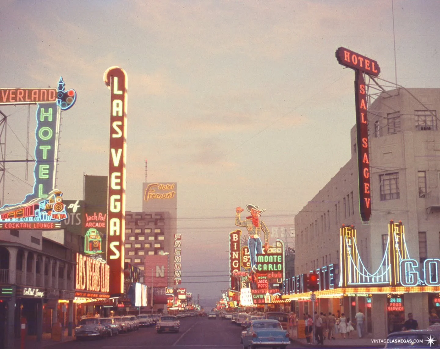 Main Street Peddlers Antique Mall is open 7 days a week with FREE storefront parking available.
#dtlv
#lasvegas
#18b