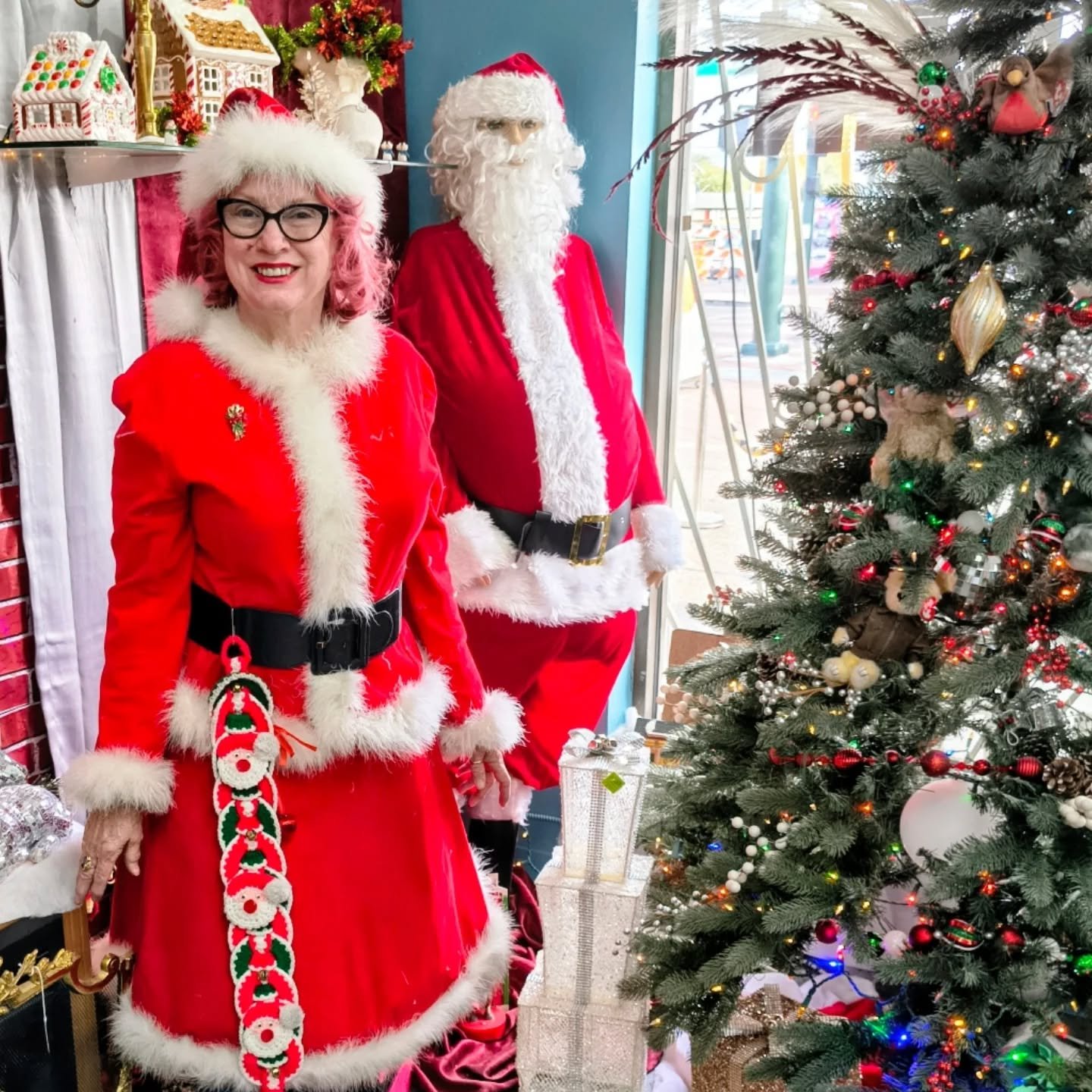 Mrs. Claus is at Main Street Peddlers today. Have you been naughty or nice? #lasvegasshopping #mydtlv @theneighborhoodshops #artsdistrictlv #santaclaus #vintageshopping