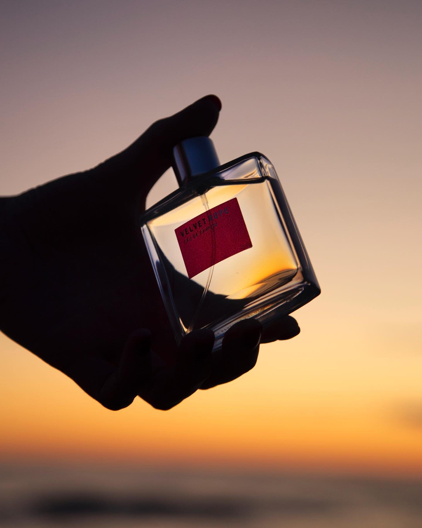 The dawn of a new era.
.
An icy, dry vanilla martini spiked with absolute jasmine and a twist of grapefruit. Pure white musk heats up the background of this super sexy scent. 
.
Photography: @djiun 
.
.
.
#Apothia #ApothiaLA #MalibuSunset #FragranceL