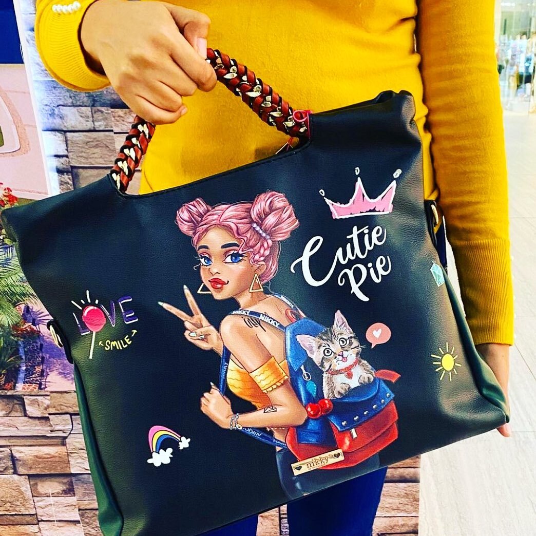 A sophisticated appeal with a touch of fun, the &ldquo;Cutie Pie&rdquo; Tote Bag is a must-have!💕😘👜 Tap the picture to see prices or visit our official website nikkybag.com/new-arrivals to shop our new collection!

📸 credits to: @nikky.alen

#nik
