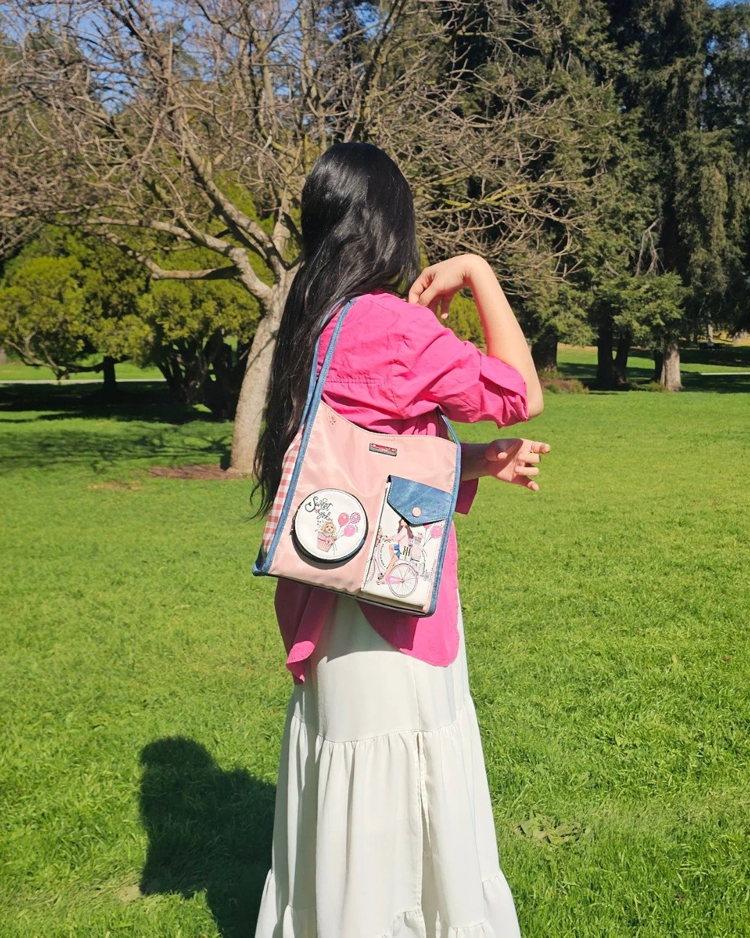 The perfect shoulder bag for the season 🌸
It's cute as it is versatile, with its matching inner pouch and adjustable strap; you can clip it onto either bag or pouch! 💕

View the full Sweet Girl collection via our link in bio! ✨

#nikkybag #nicolele