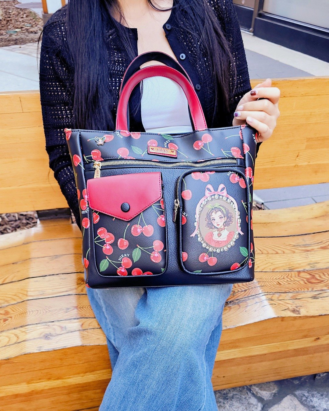 Your go-to tote for workdays, weekends, and everything in between. 💕🍒✨

#nikkybag #nicoleleeusa #handbags #styleinspo #baggoals