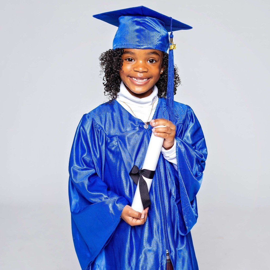 🎓✨ Graduation Alert! Whether you're going from finger paints to finals or pre-k to PhD, we've got your back! Ready to capture those unforgettable moments? Look no further! 📸 Visit https://vosphotoironlight.as.me/Studio to book your session and let'