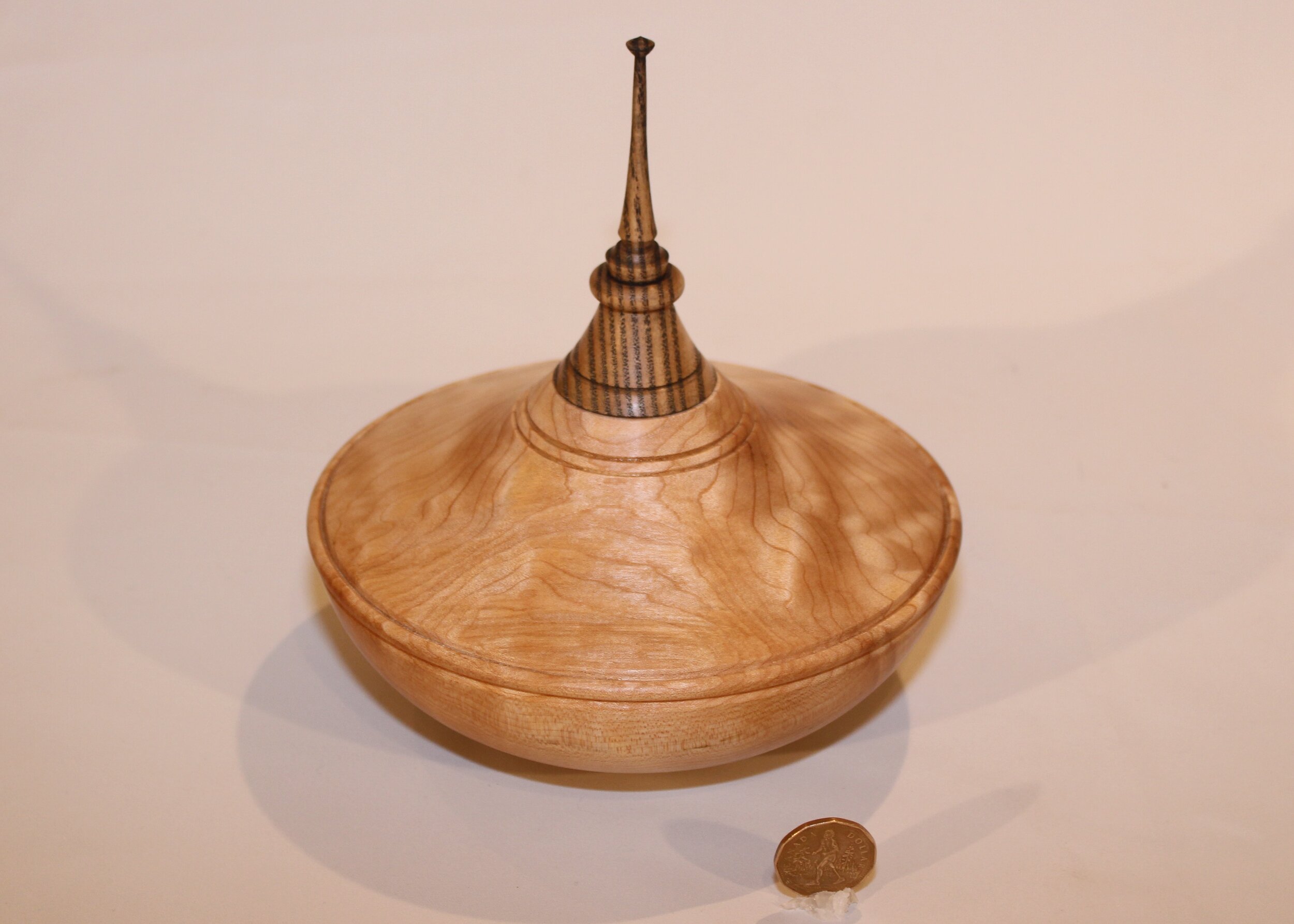 Small maple and ash urn