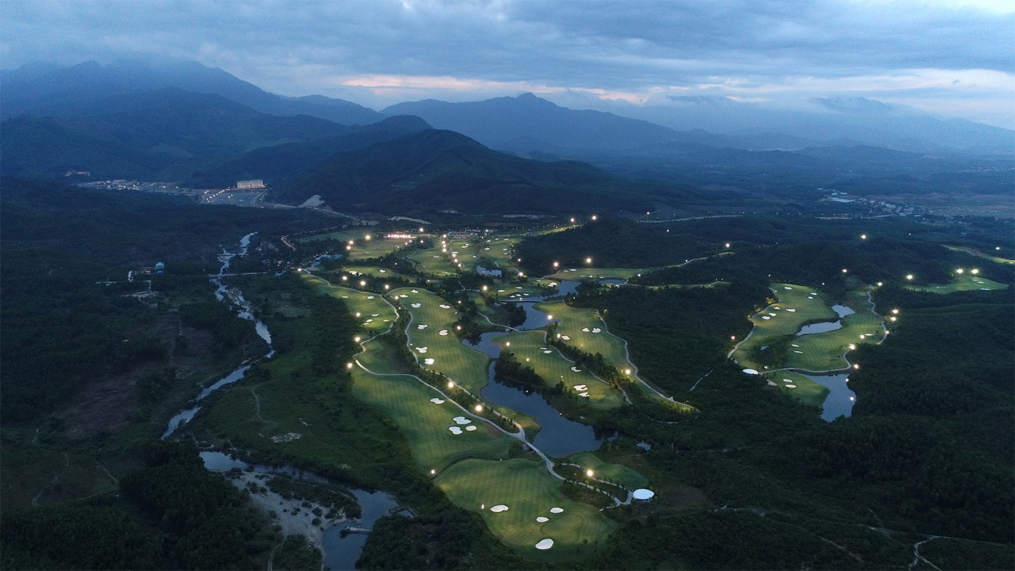 BaNaHills_NightAerial_0054.jpg