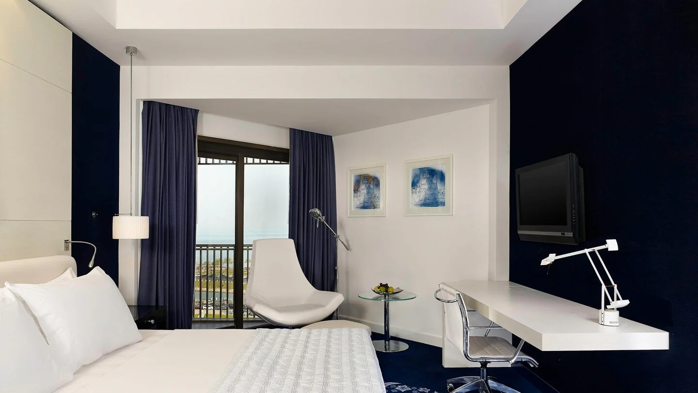 Deluxe Room Seaview with Balcony.jpg