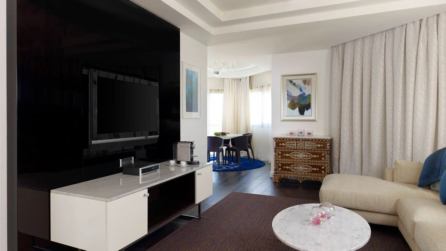 Executive Suite - Living Room.jpg