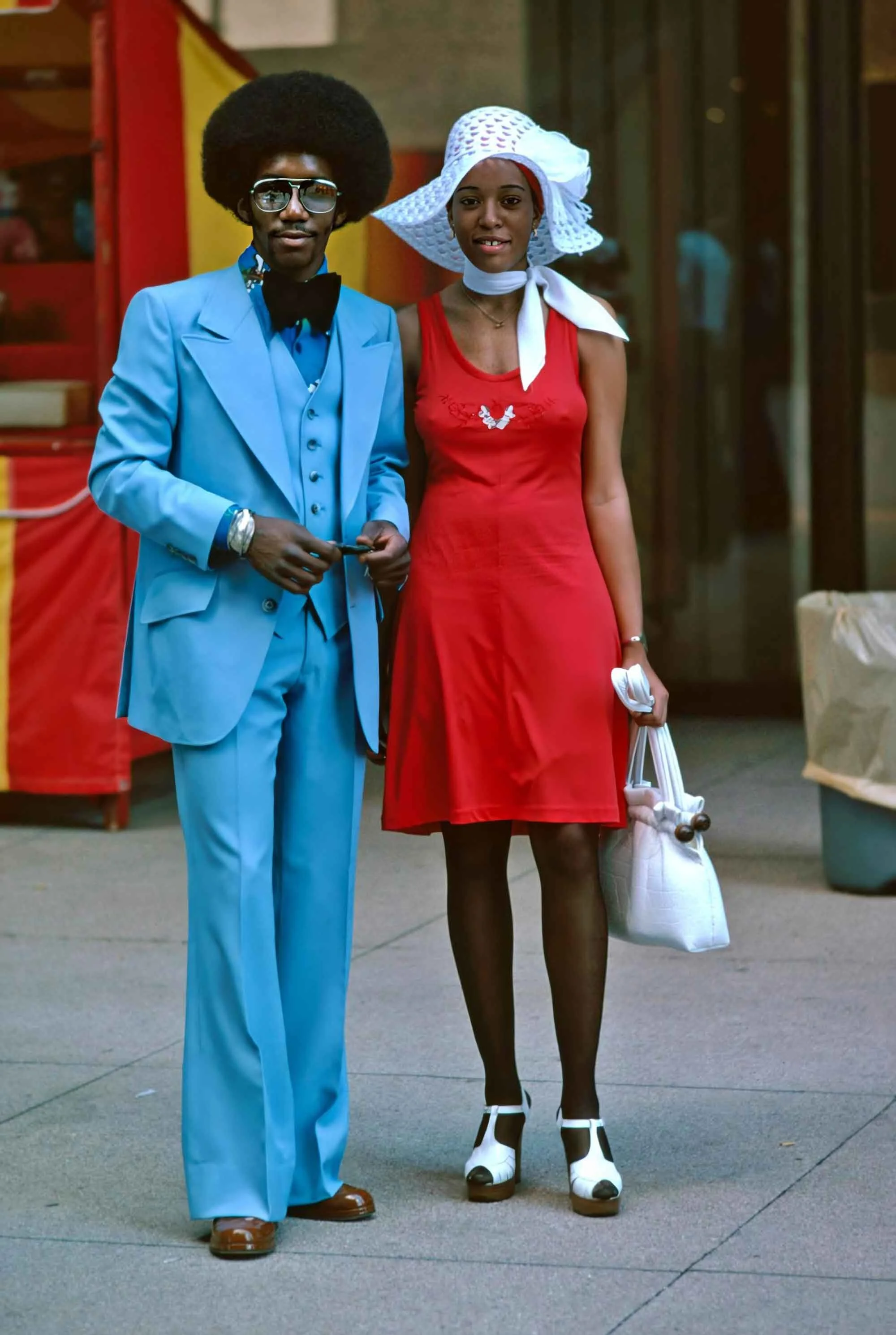 July 1975: Couple on the street, Michigan Avenue, Chicago