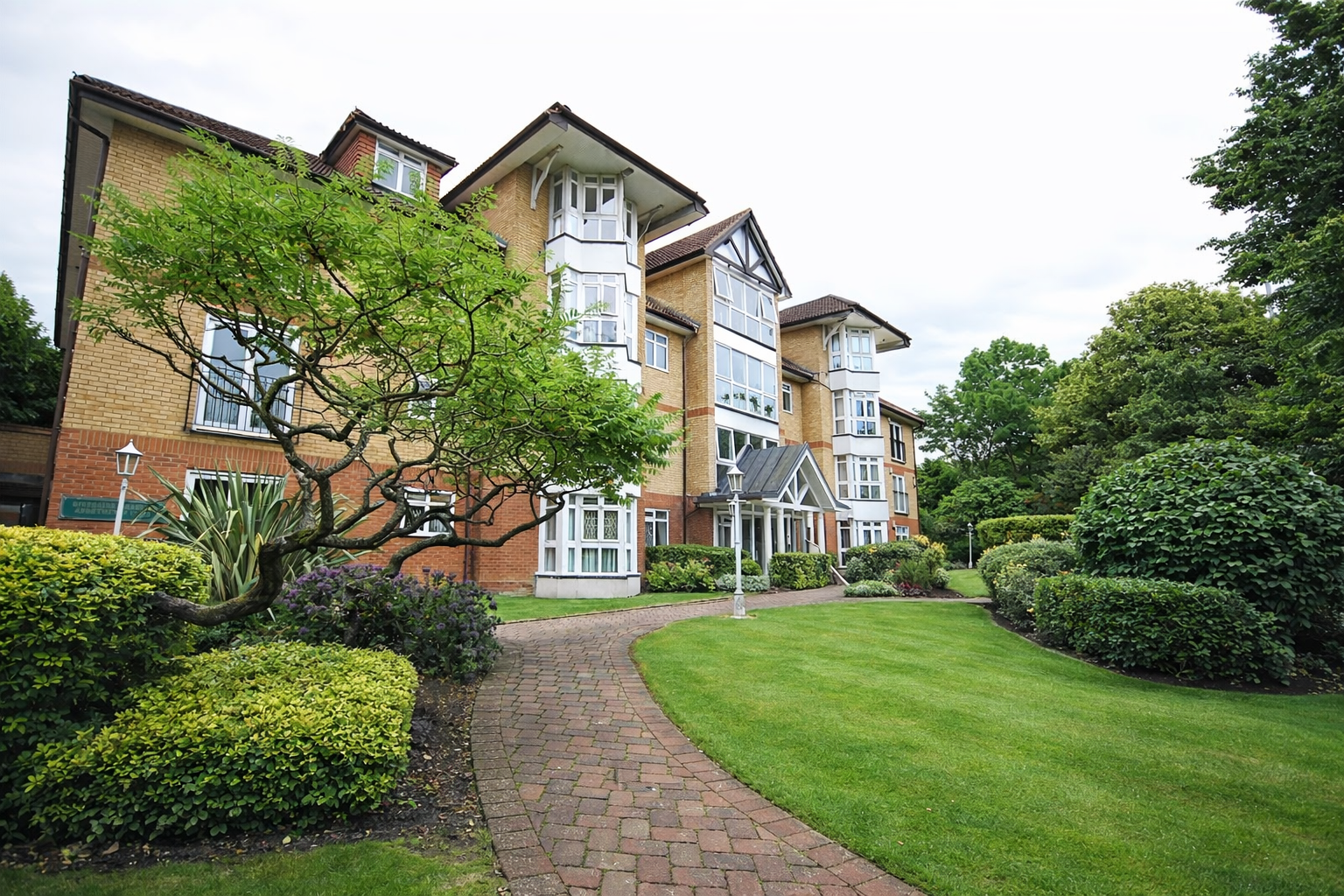 Hedge Cutting & Boundary Management